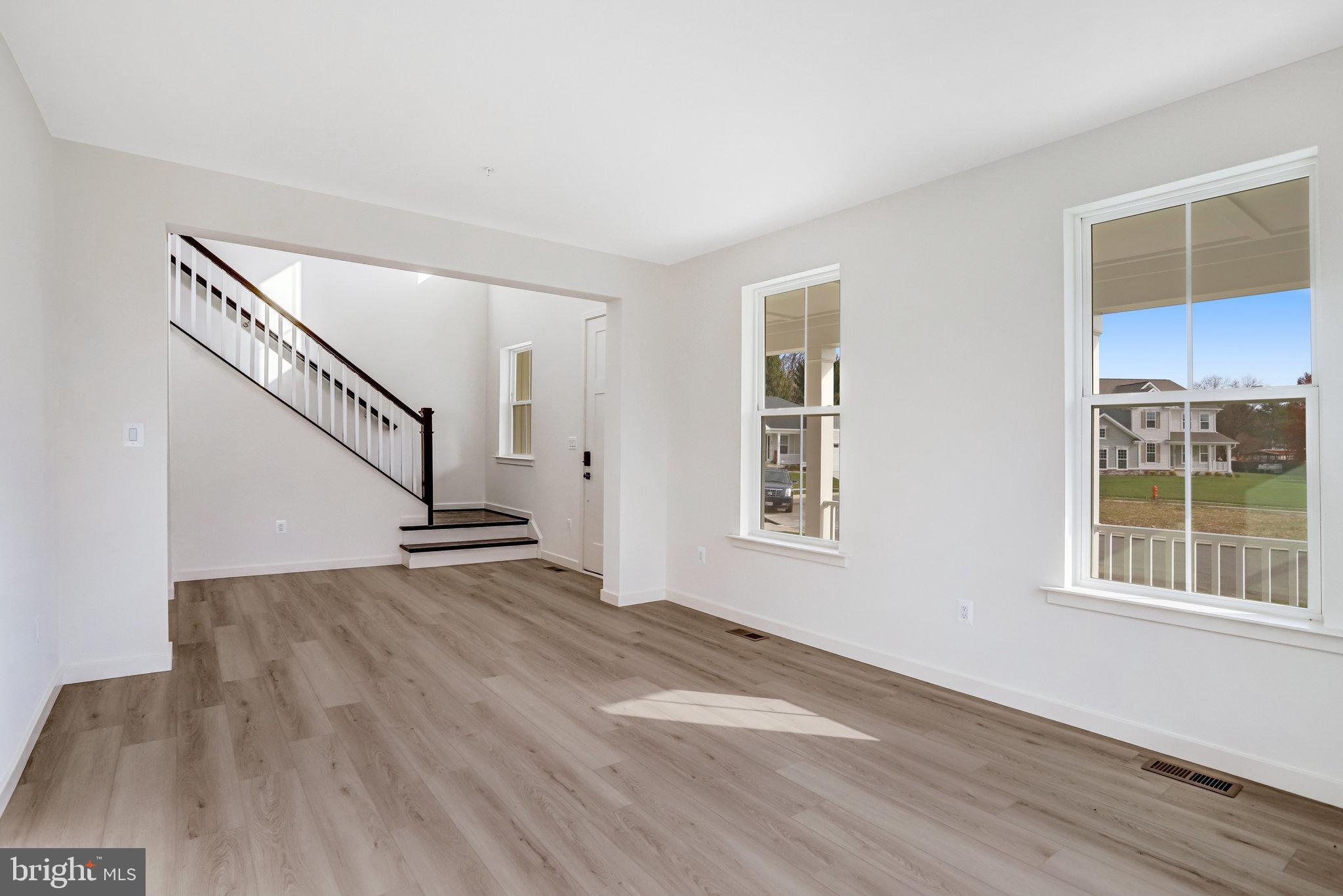 WORTHINGTON GROVE - Residential