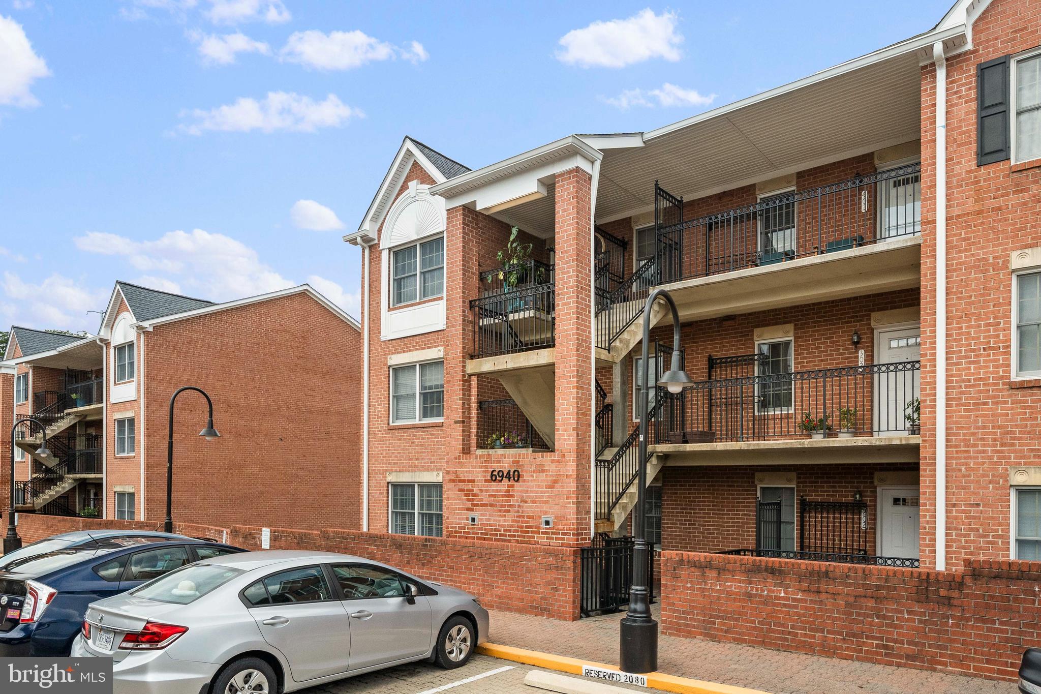 6940 FAIRFAX DRIVE 200