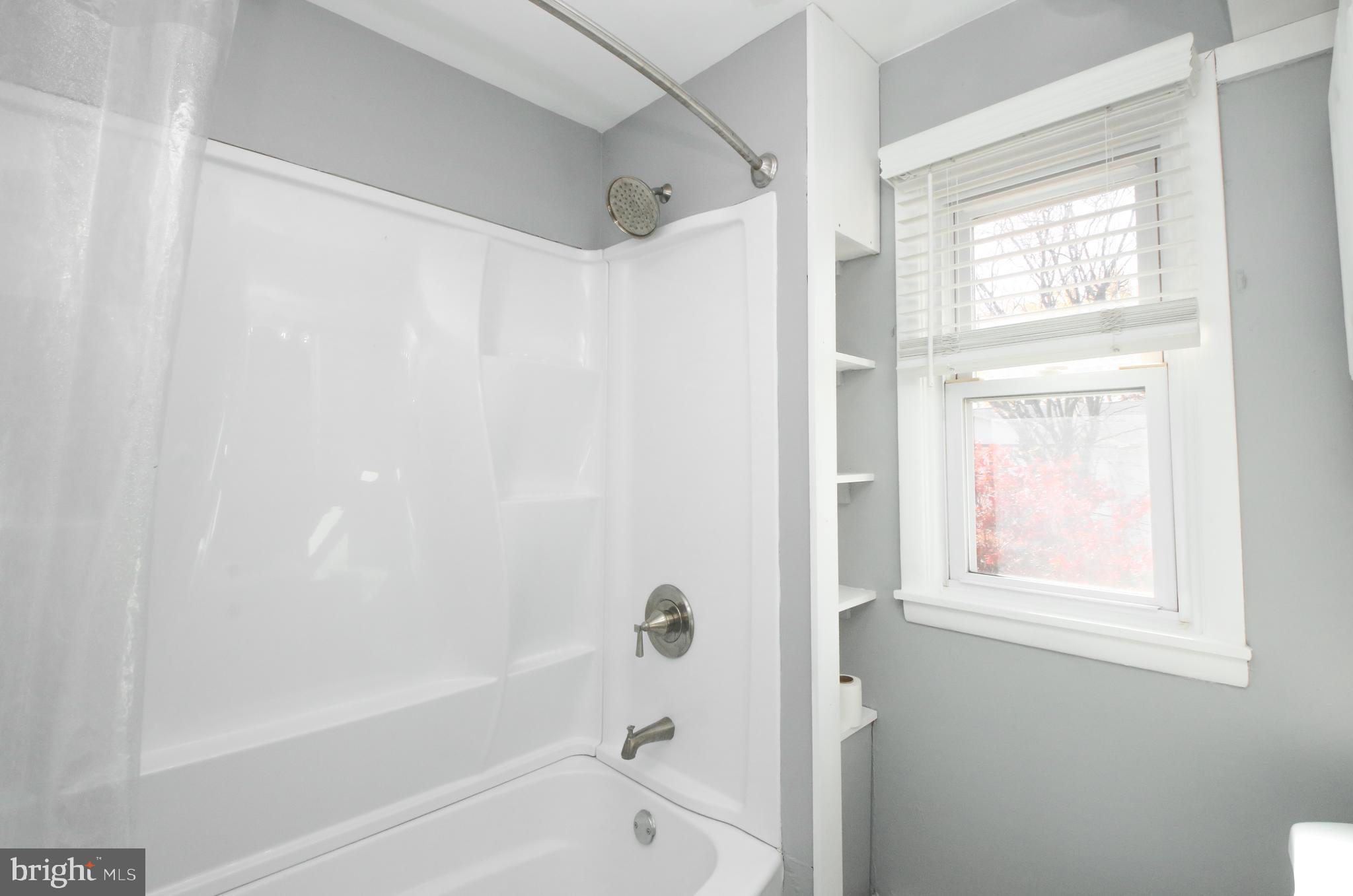 BRISTOL - Residential Lease