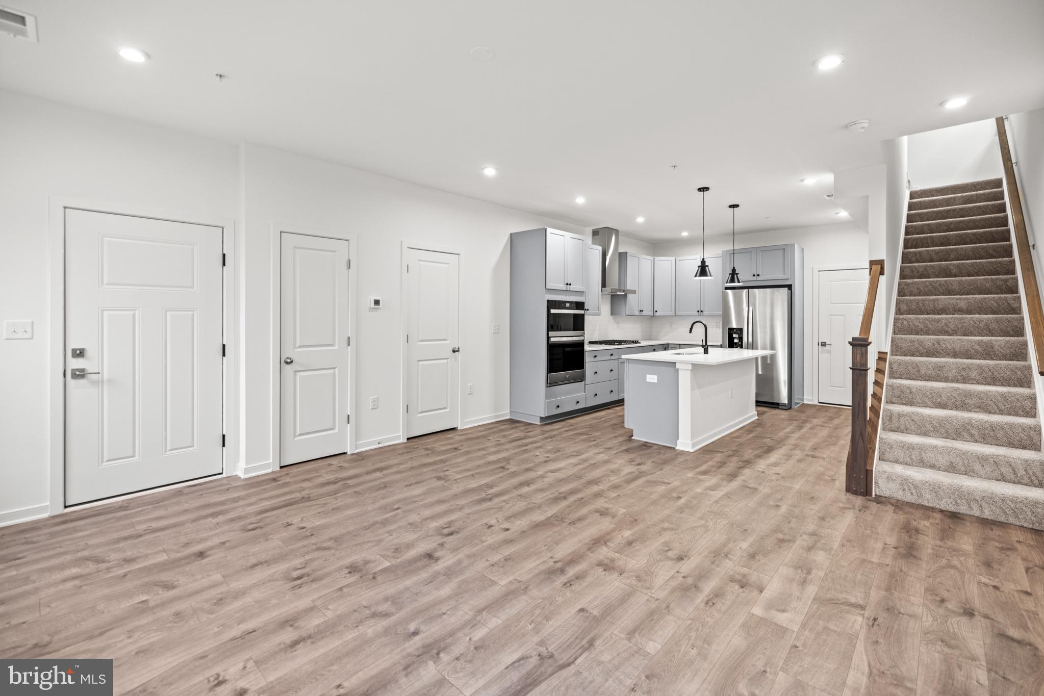 REGAL CHASE - Residential Lease