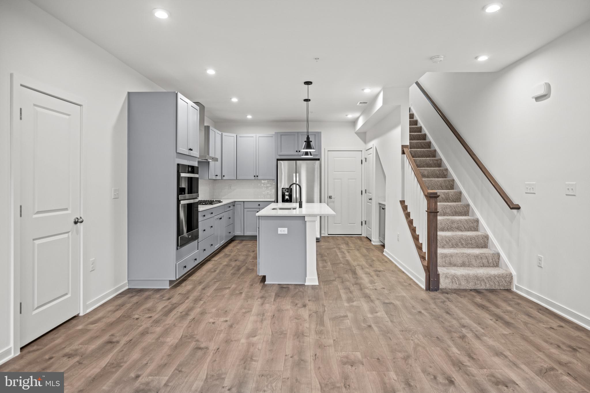 REGAL CHASE - Residential Lease