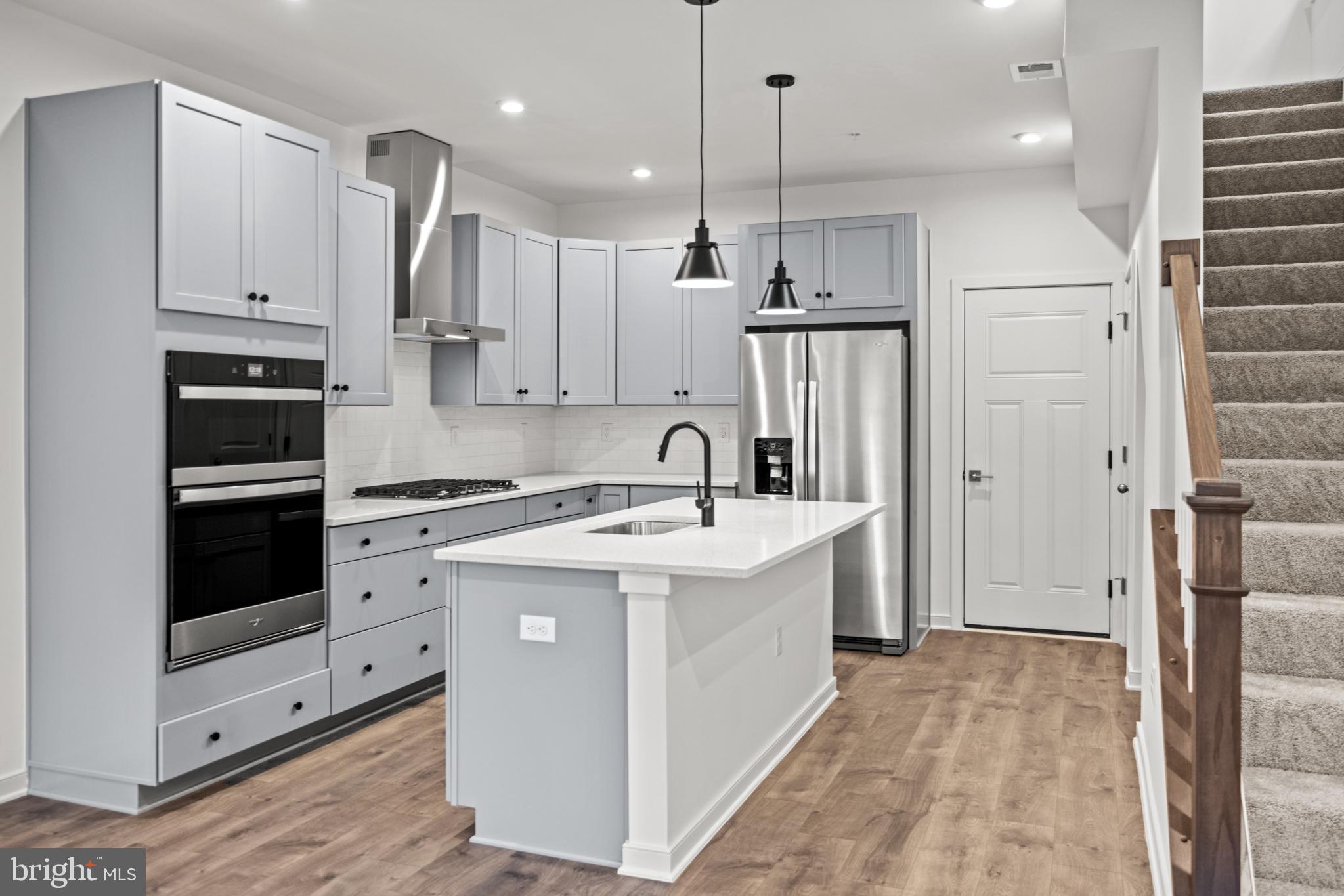 REGAL CHASE - Residential Lease