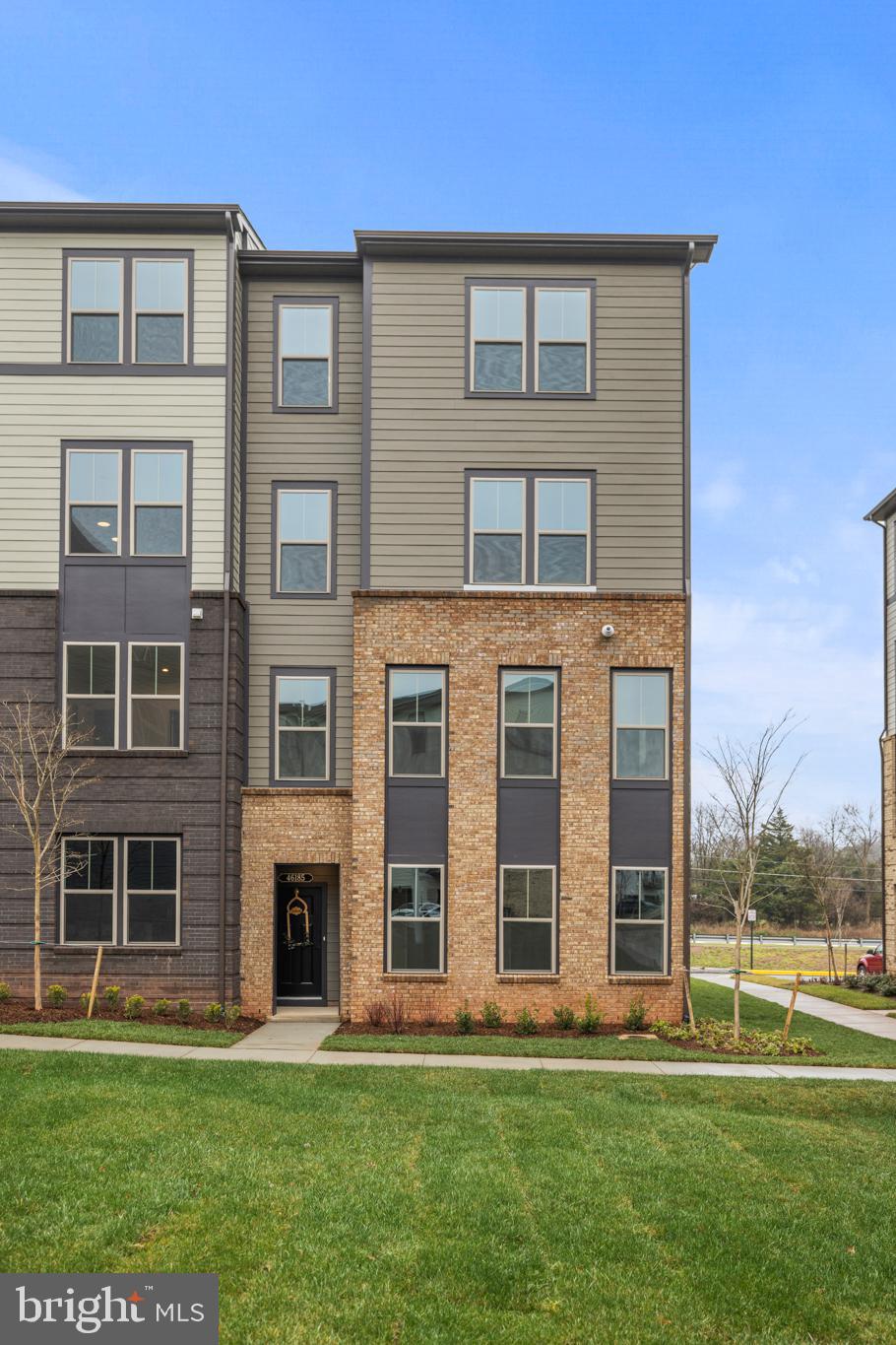 REGAL CHASE - Residential Lease