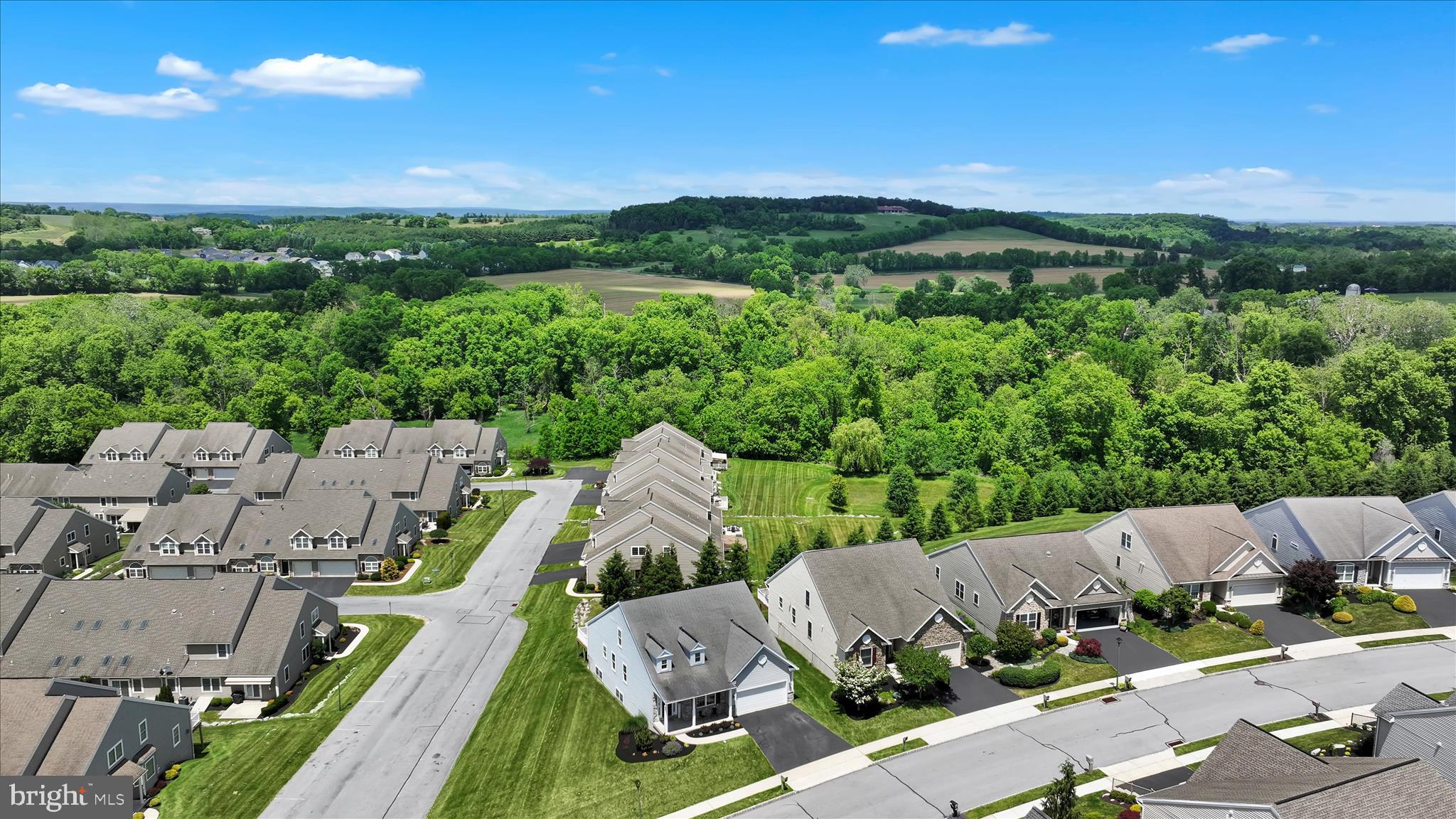 425 WESTBURY DRIVE