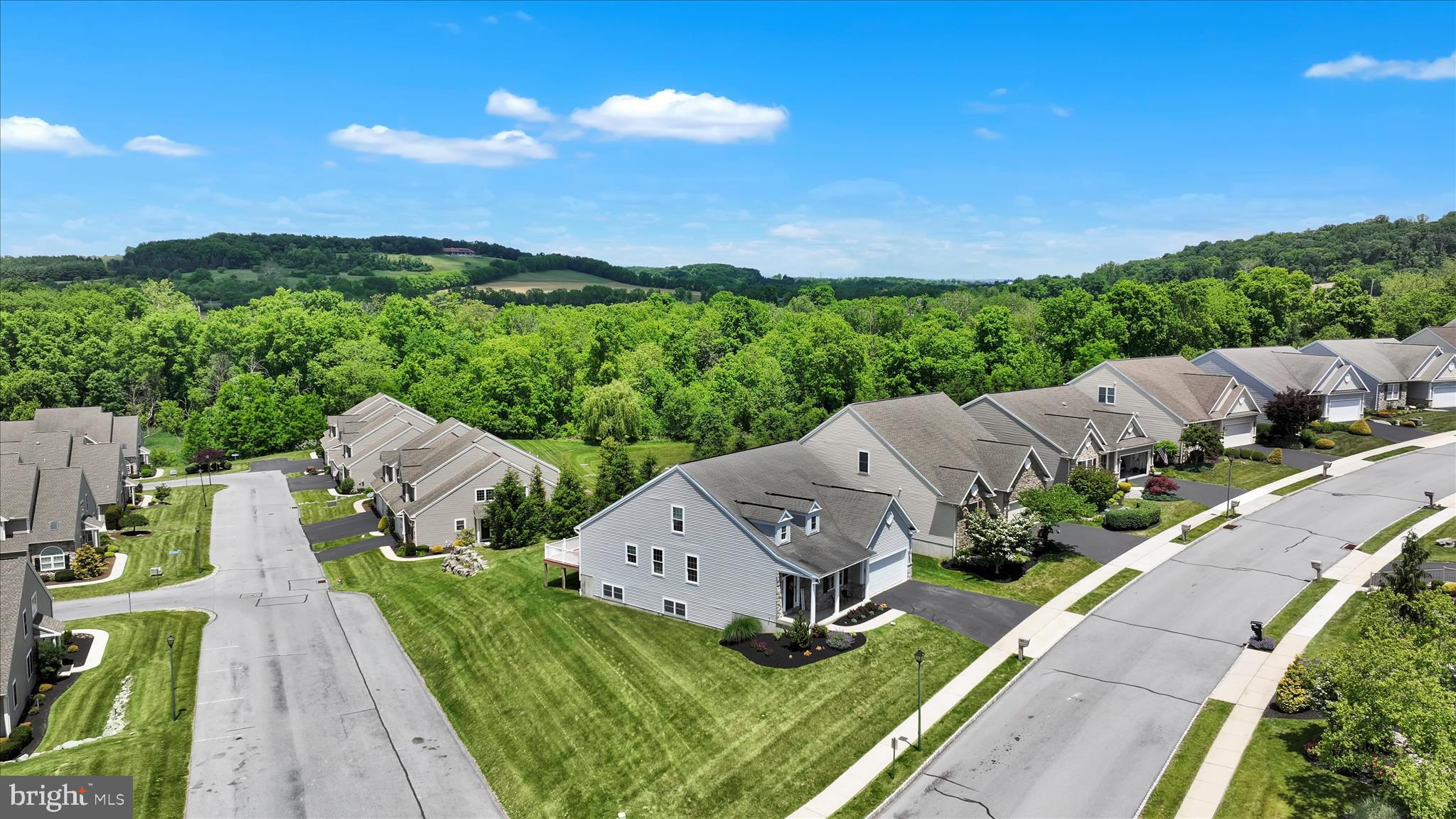 425 WESTBURY DRIVE