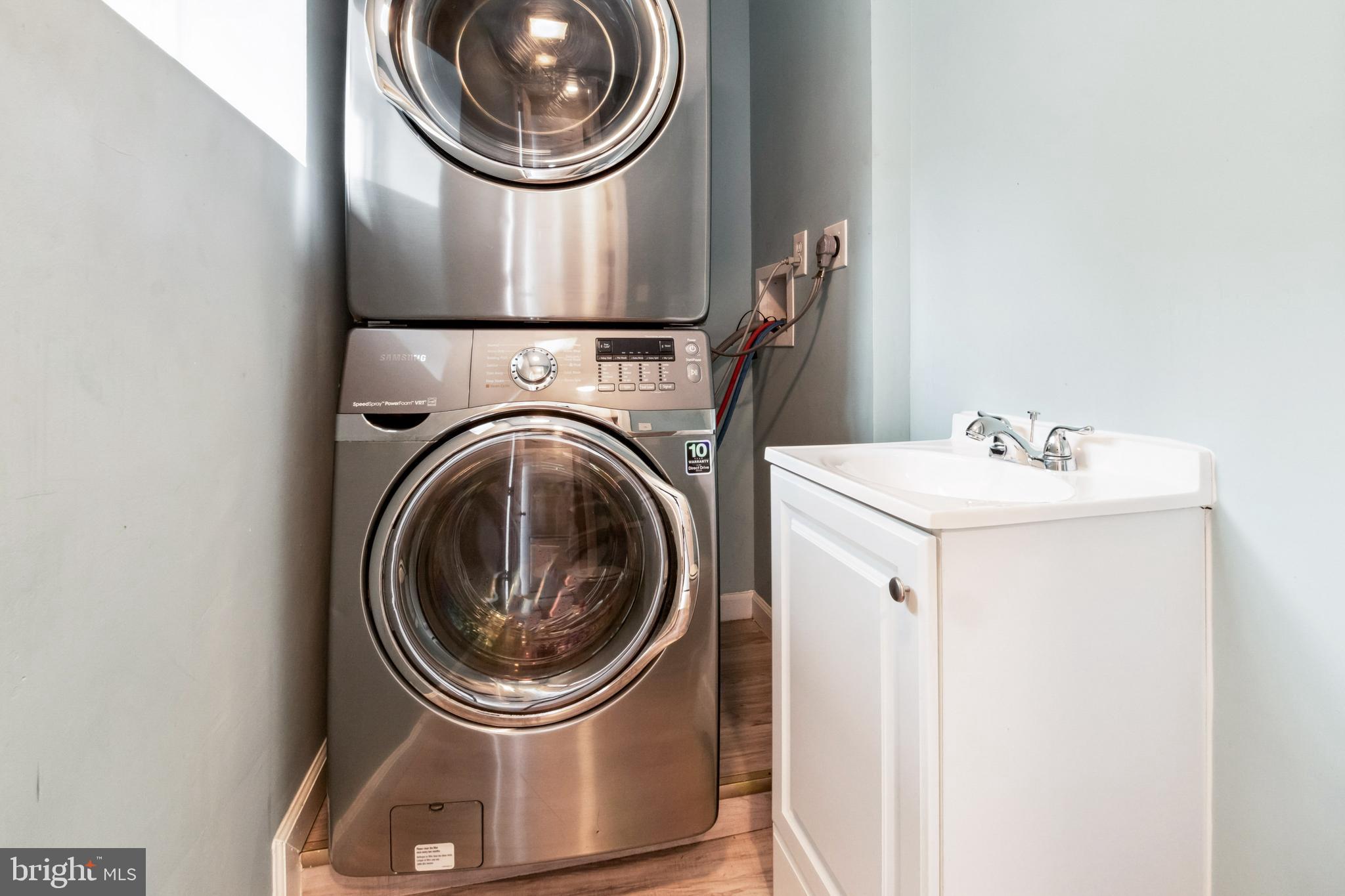 ALBEMARLE SQUARE - Residential