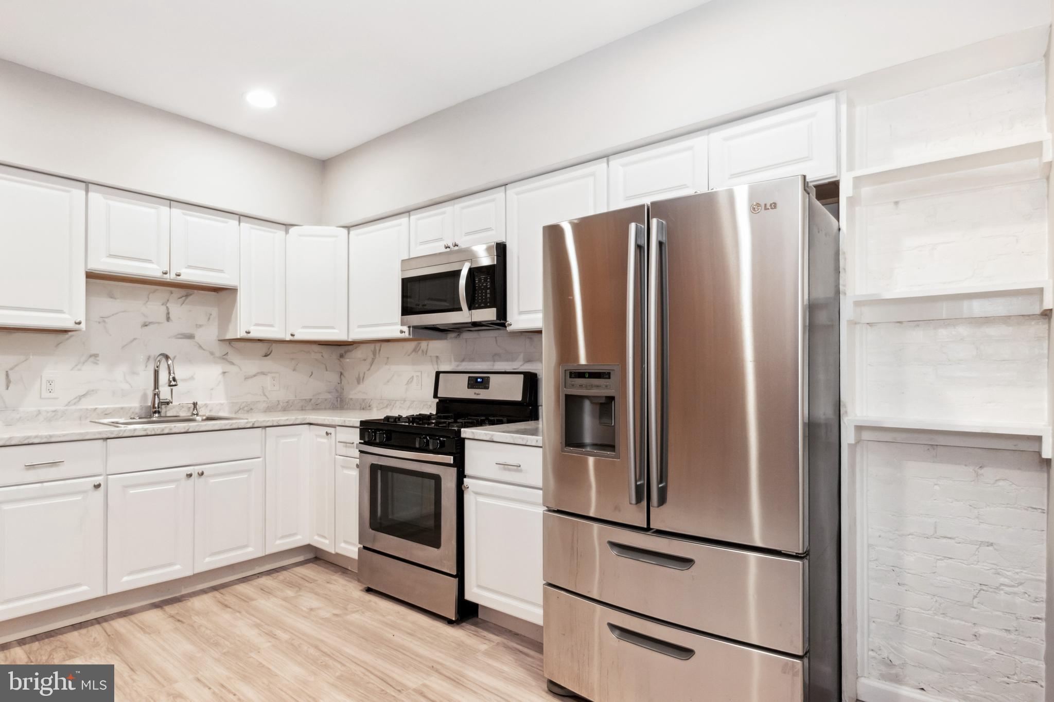 ALBEMARLE SQUARE - Residential