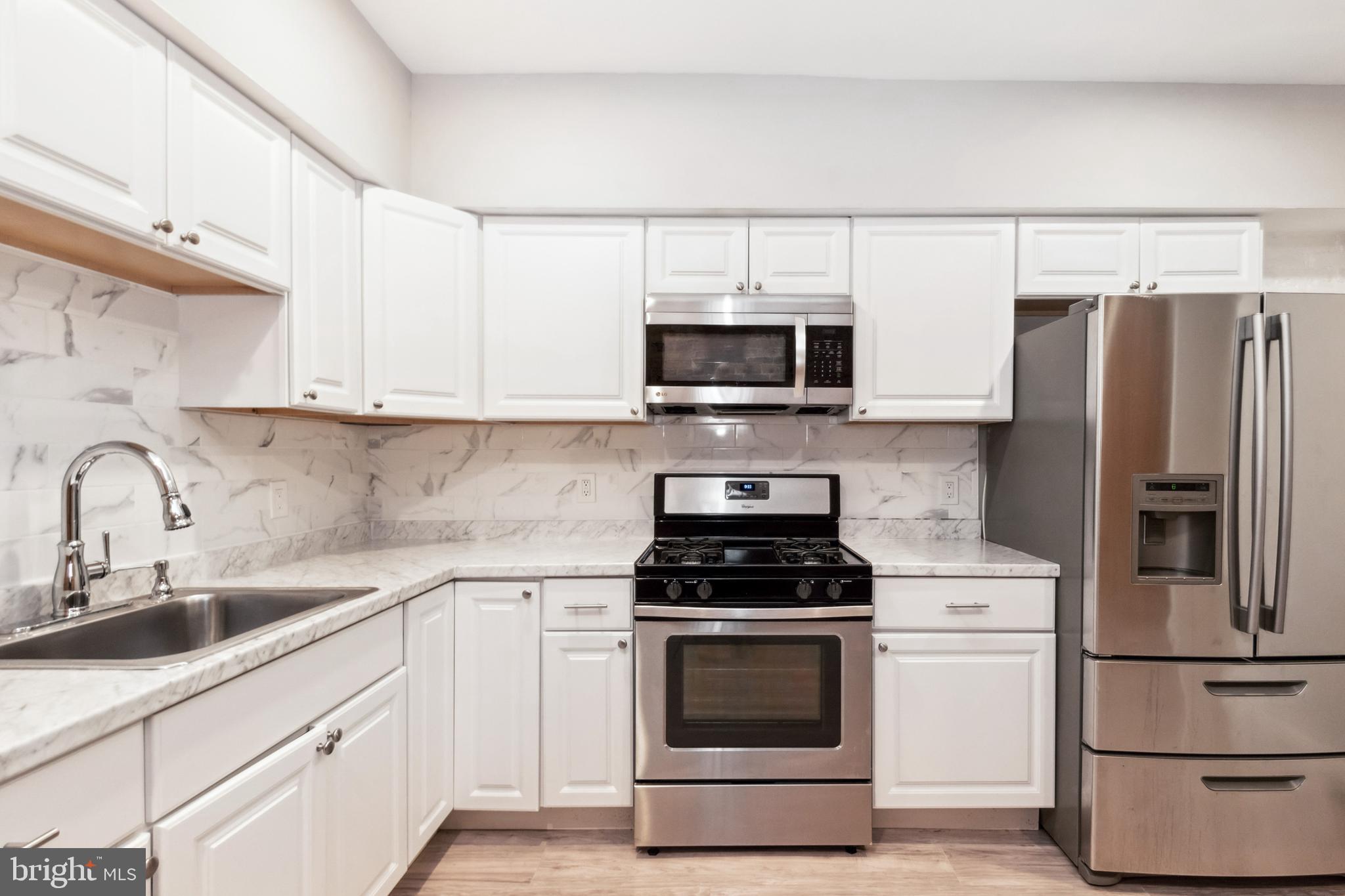 ALBEMARLE SQUARE - Residential