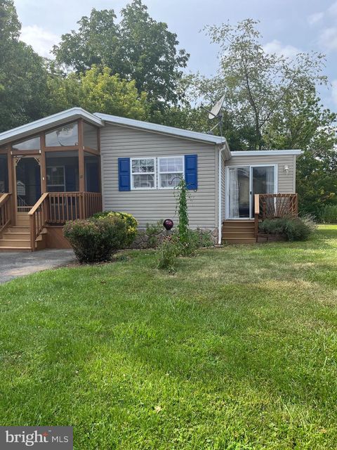 Photo of 57 N GREEN ACRES CIR, AKRON, PA 17501 (MLS # PALA2038662)