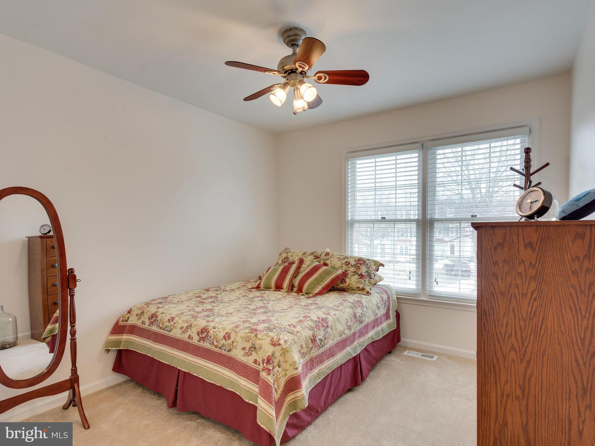 SPRINGFIELD OAKS - Residential