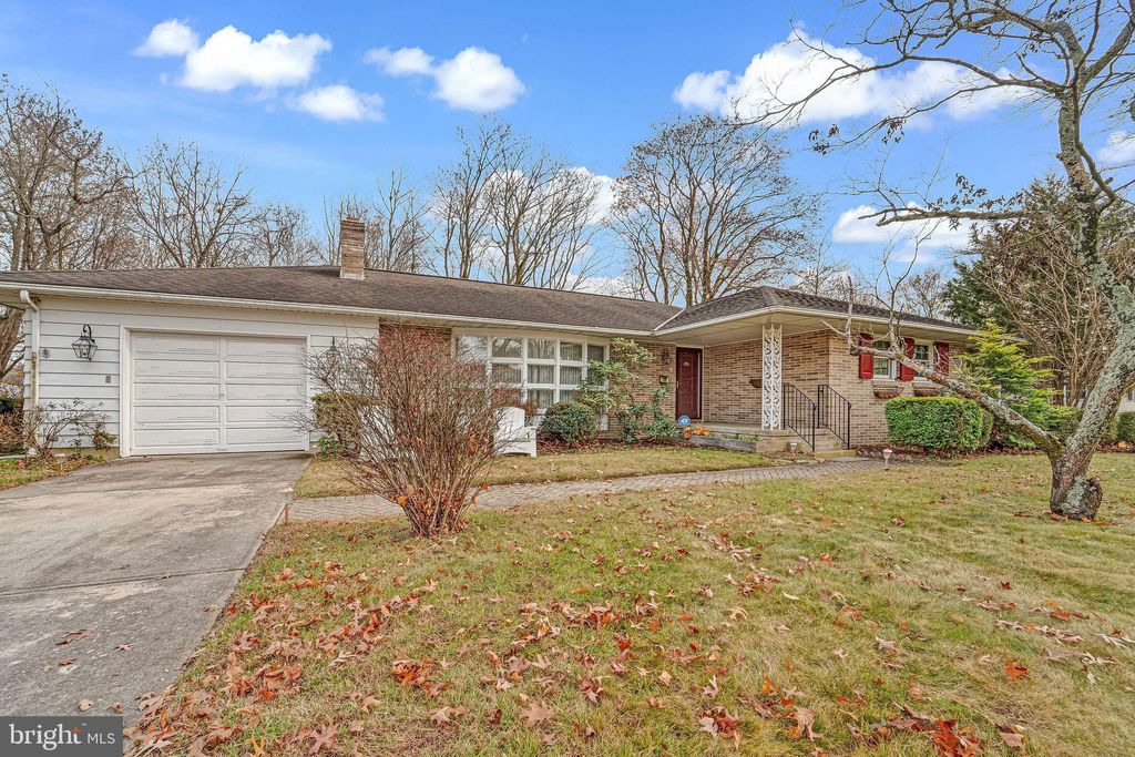 Photo of 2 Cedar Lane, PEMBERTON, NJ 08068 (MLS # NJBL2101710)