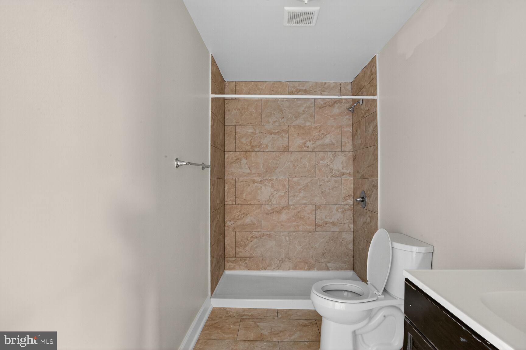 BARCLAY - GREENMOUNT - Residential Lease