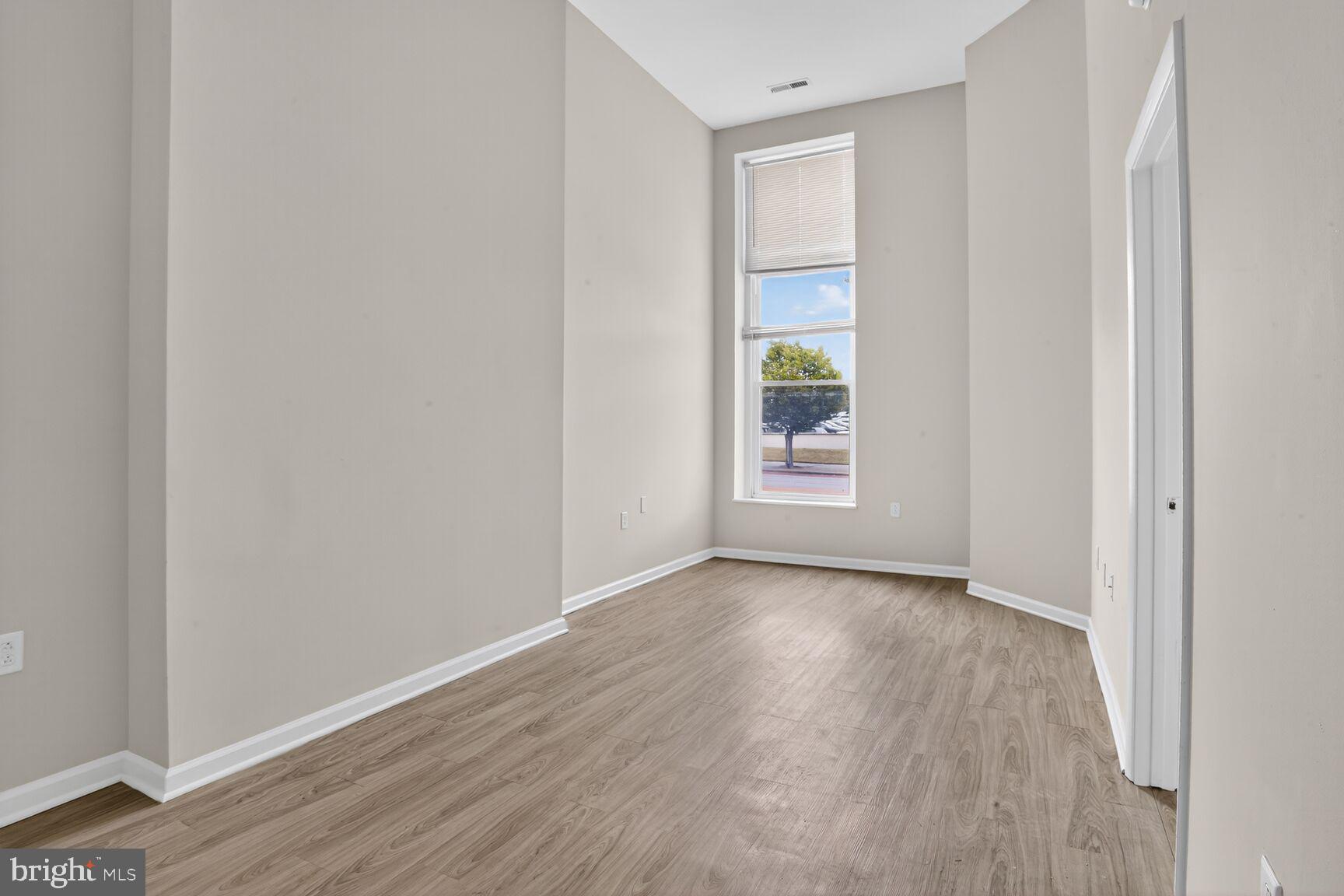 BARCLAY - GREENMOUNT - Residential Lease