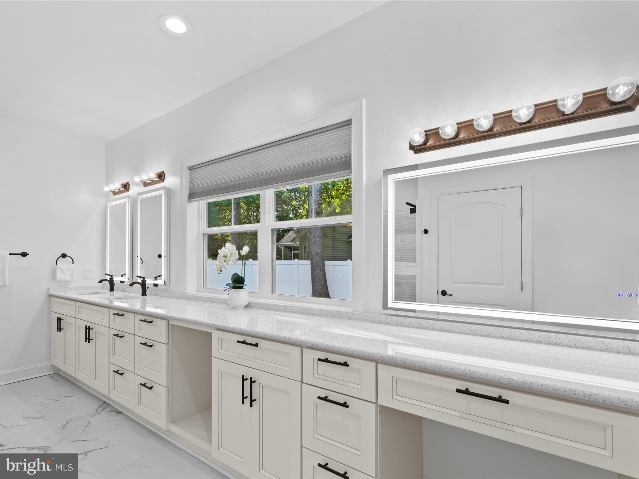 LAKEVIEW ESTATES - Residential