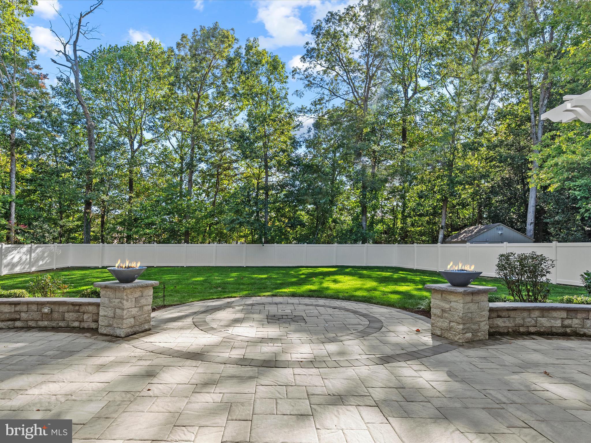 LAKEVIEW ESTATES - Residential