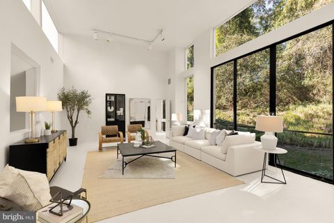 Photo of 3524 Williamsburg Lane NW, WASHINGTON, DC 20008 (MLS # DCDC2226442) Photo of 3524 Williamsburg Lane NW, WASHINGTON, DC 20008 (MLS # DCDC2226442)