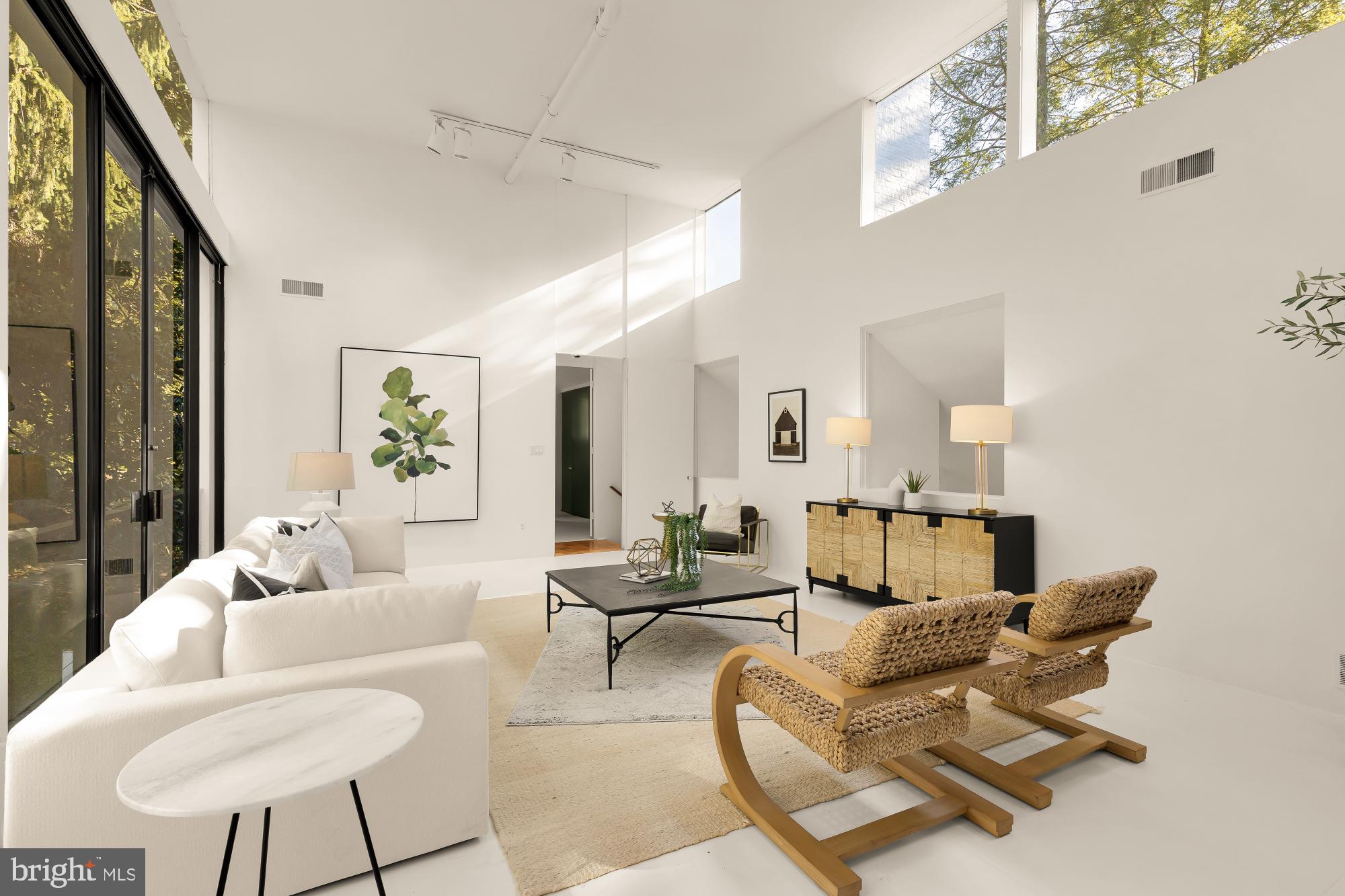 3524 WILLIAMSBURG LANE NW