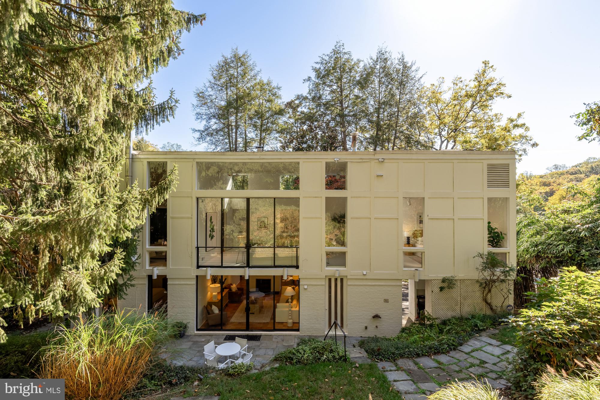 3524 WILLIAMSBURG LANE NW