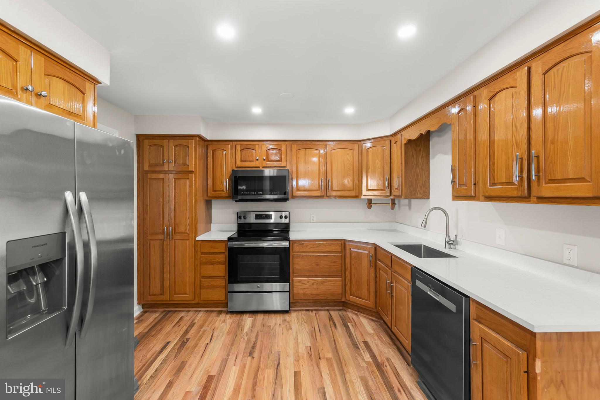 SUMMIT POINT - Residential