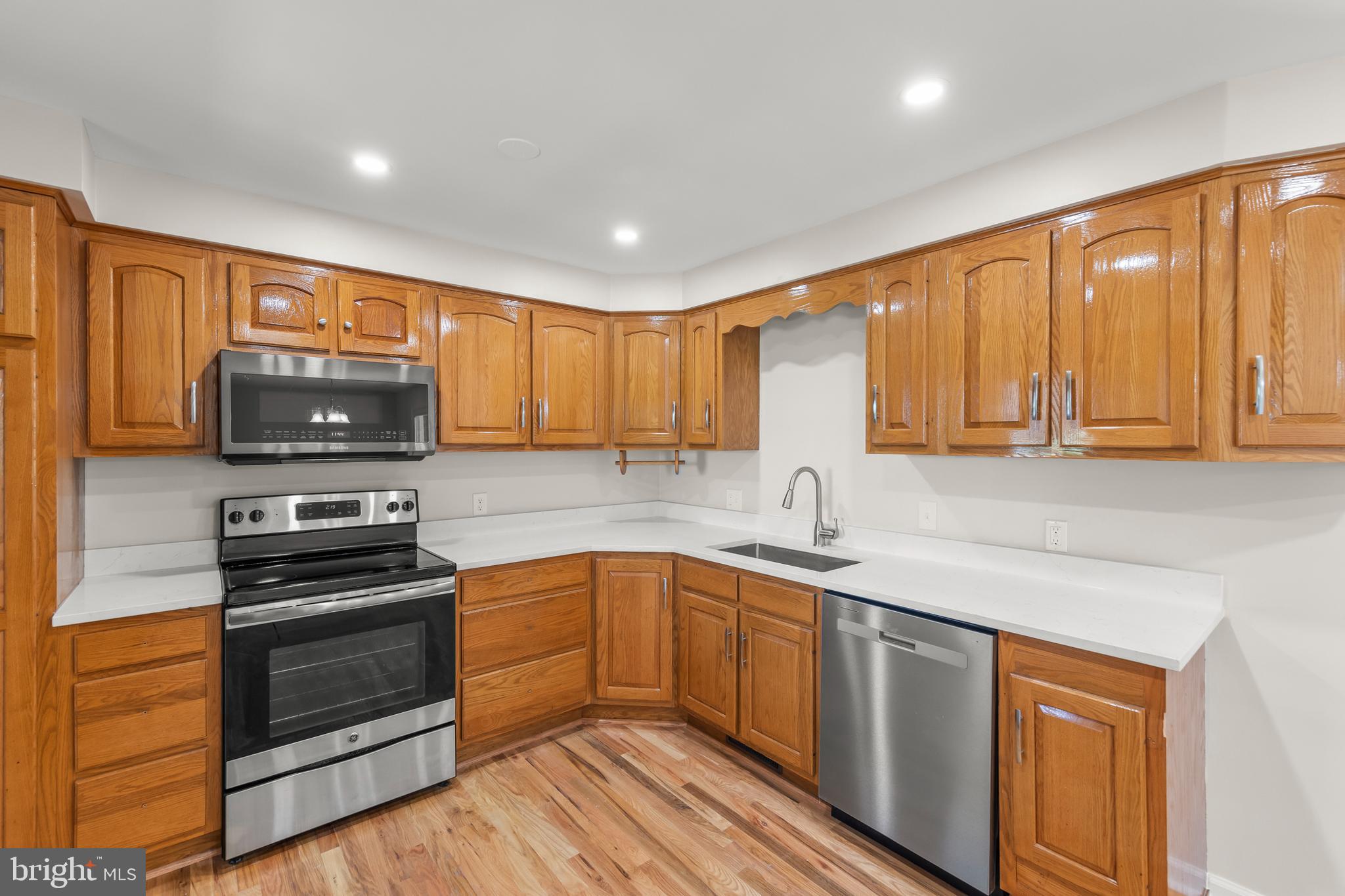 SUMMIT POINT - Residential