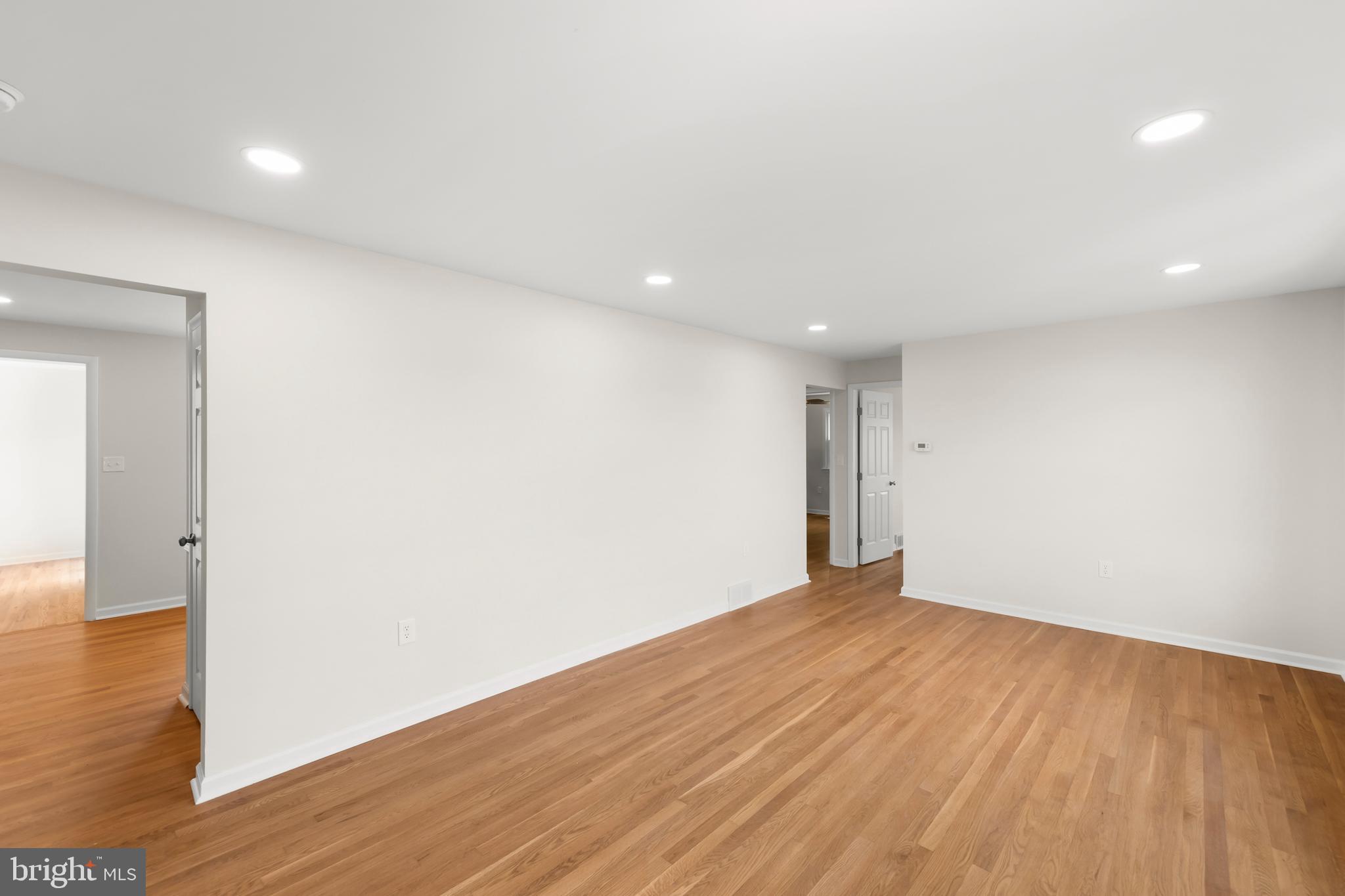 SUMMIT POINT - Residential