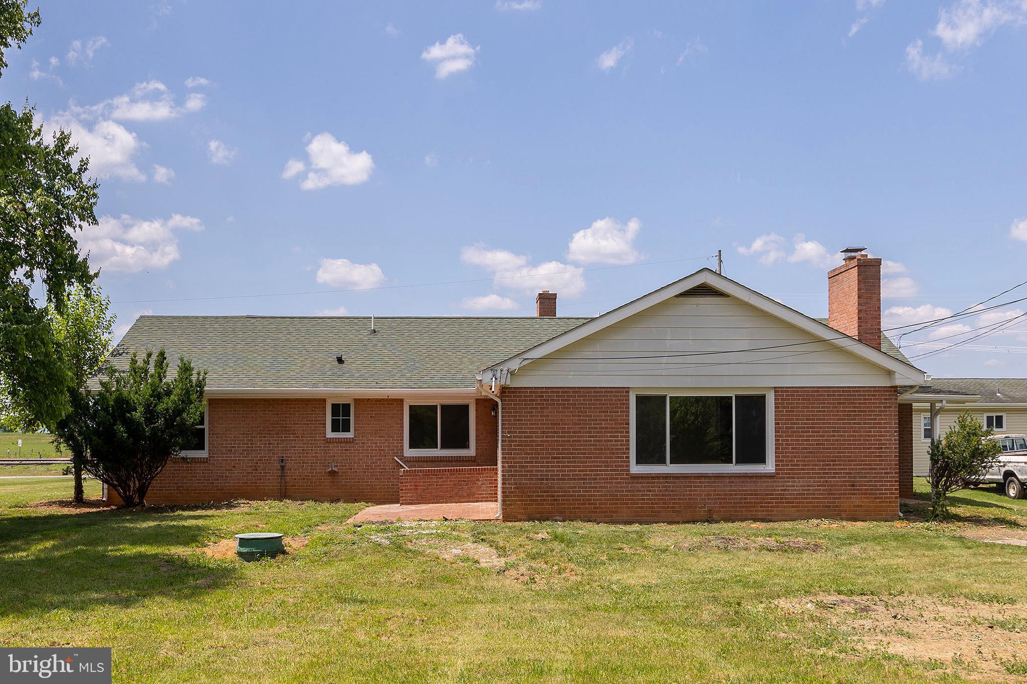 SUMMIT POINT - Residential