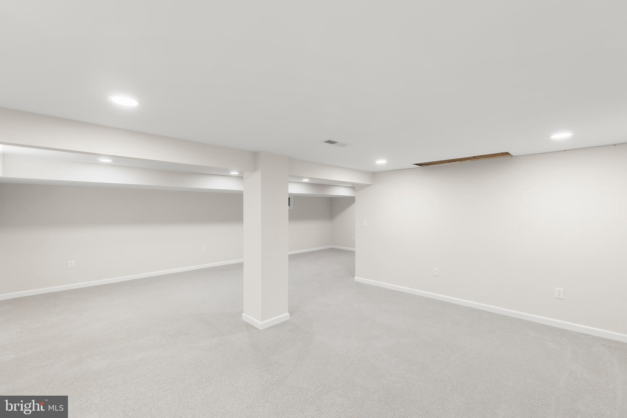 SUMMIT POINT - Residential