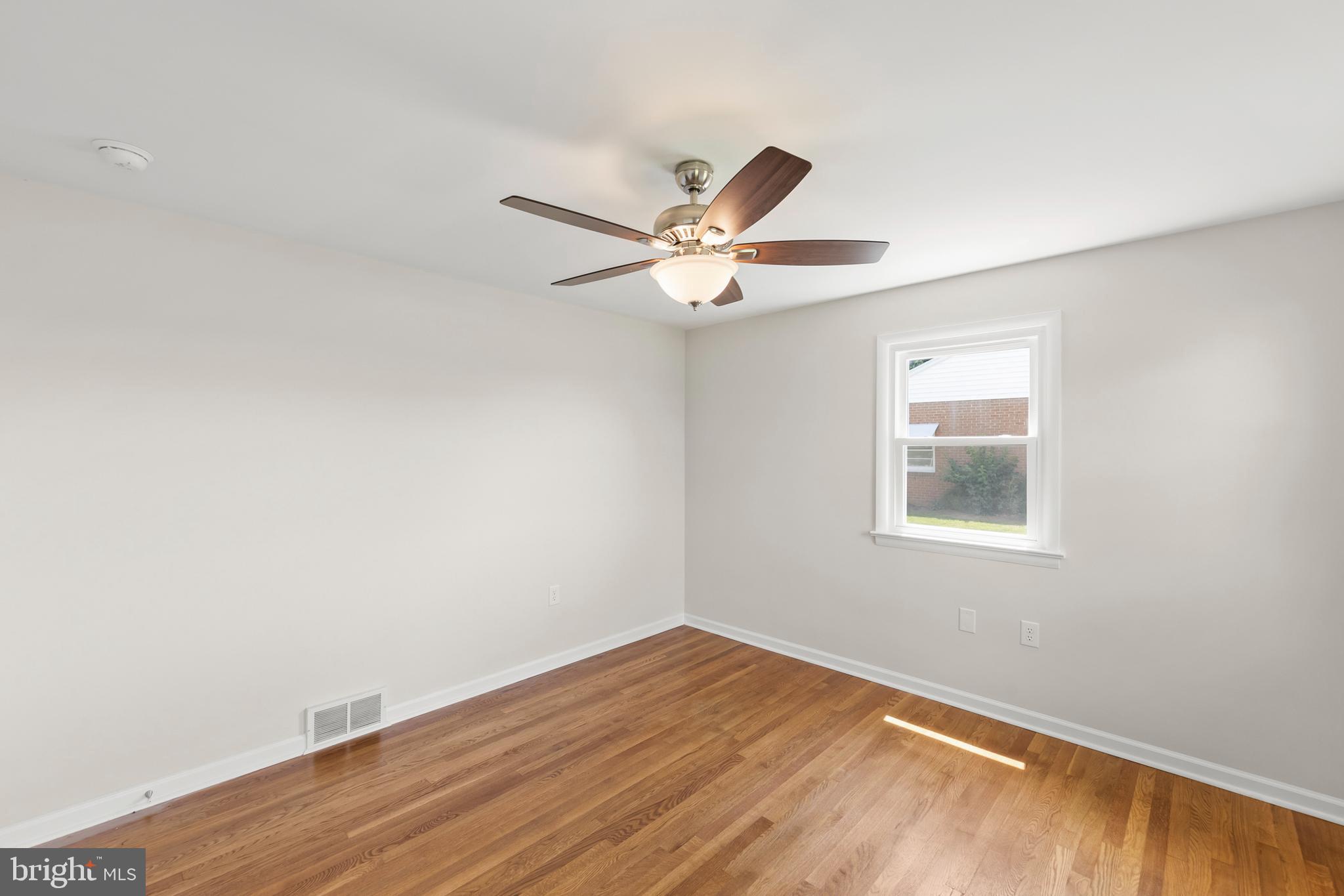 SUMMIT POINT - Residential