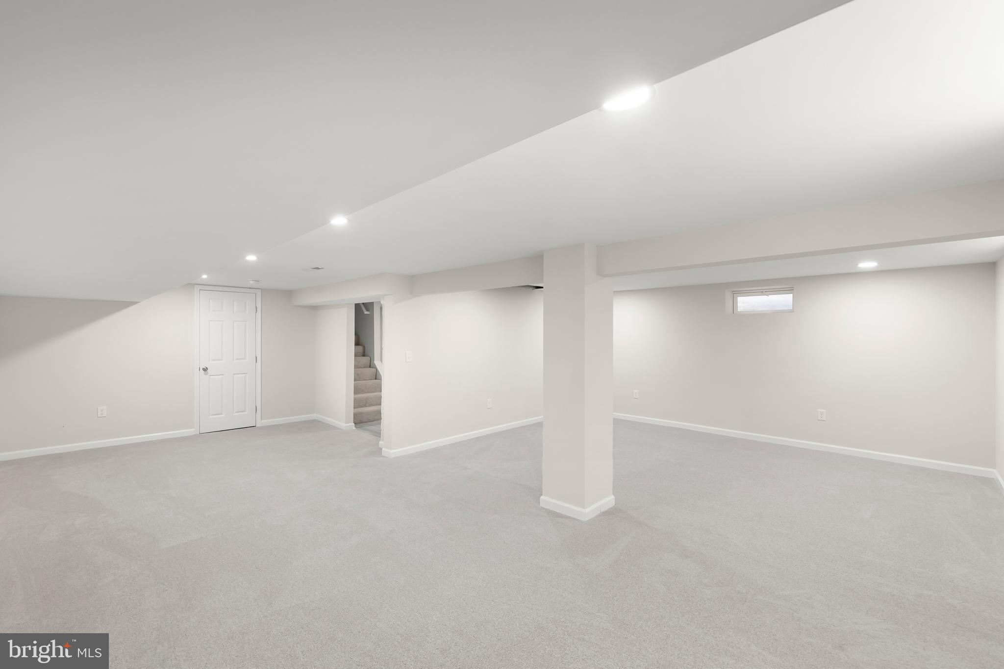 SUMMIT POINT - Residential