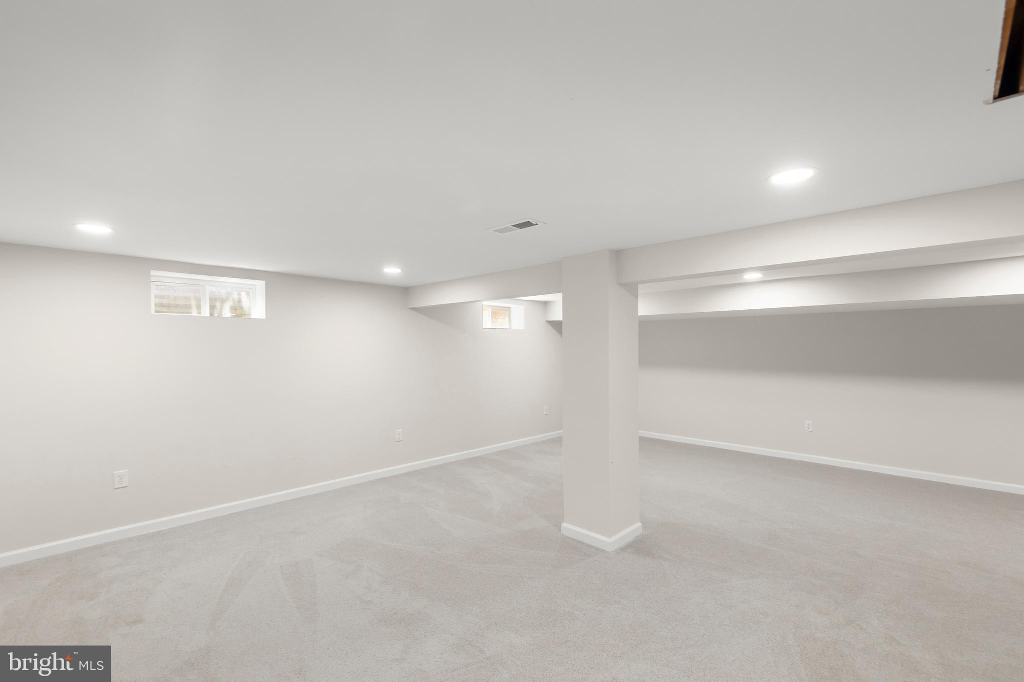 SUMMIT POINT - Residential