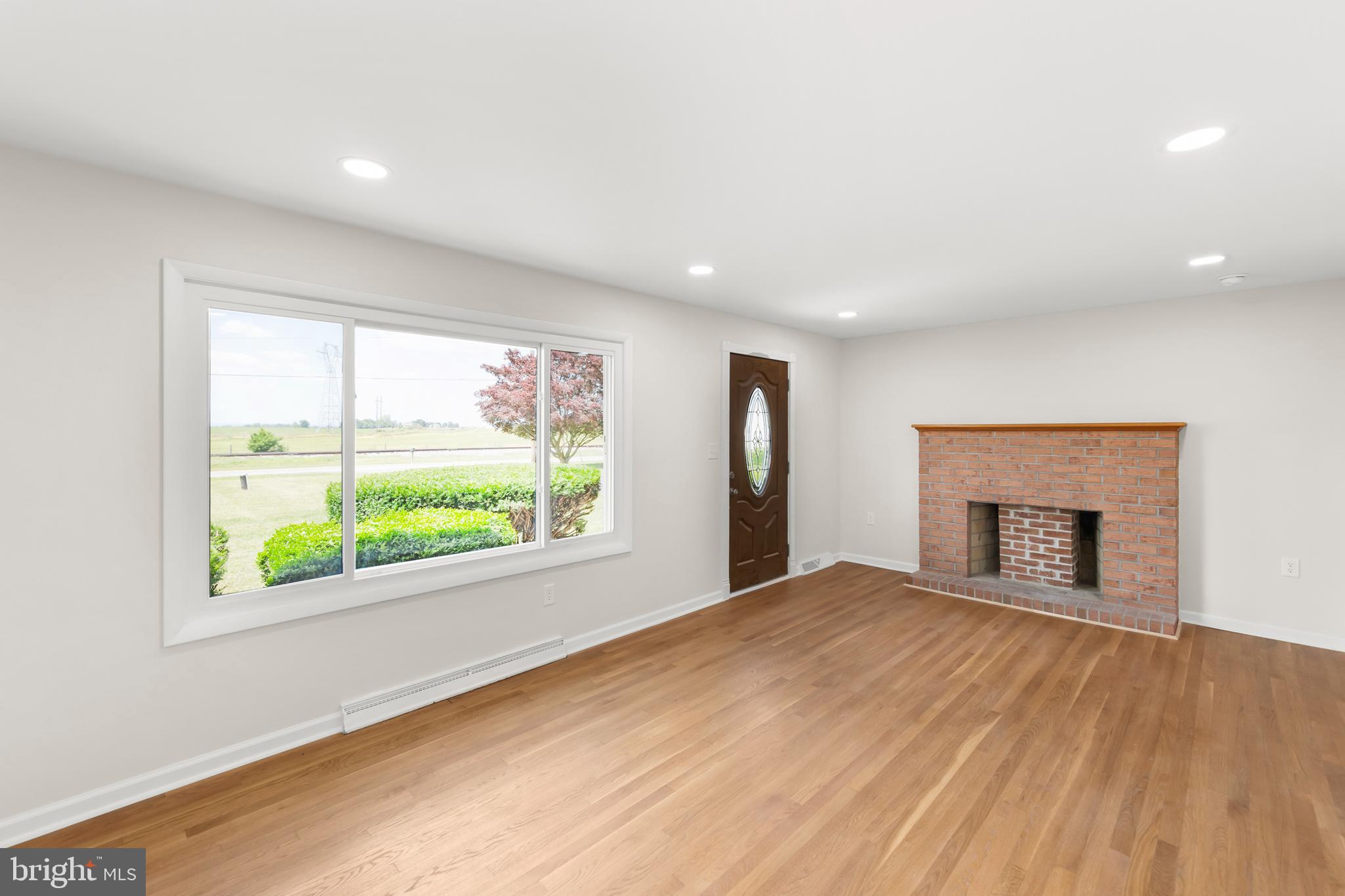 SUMMIT POINT - Residential