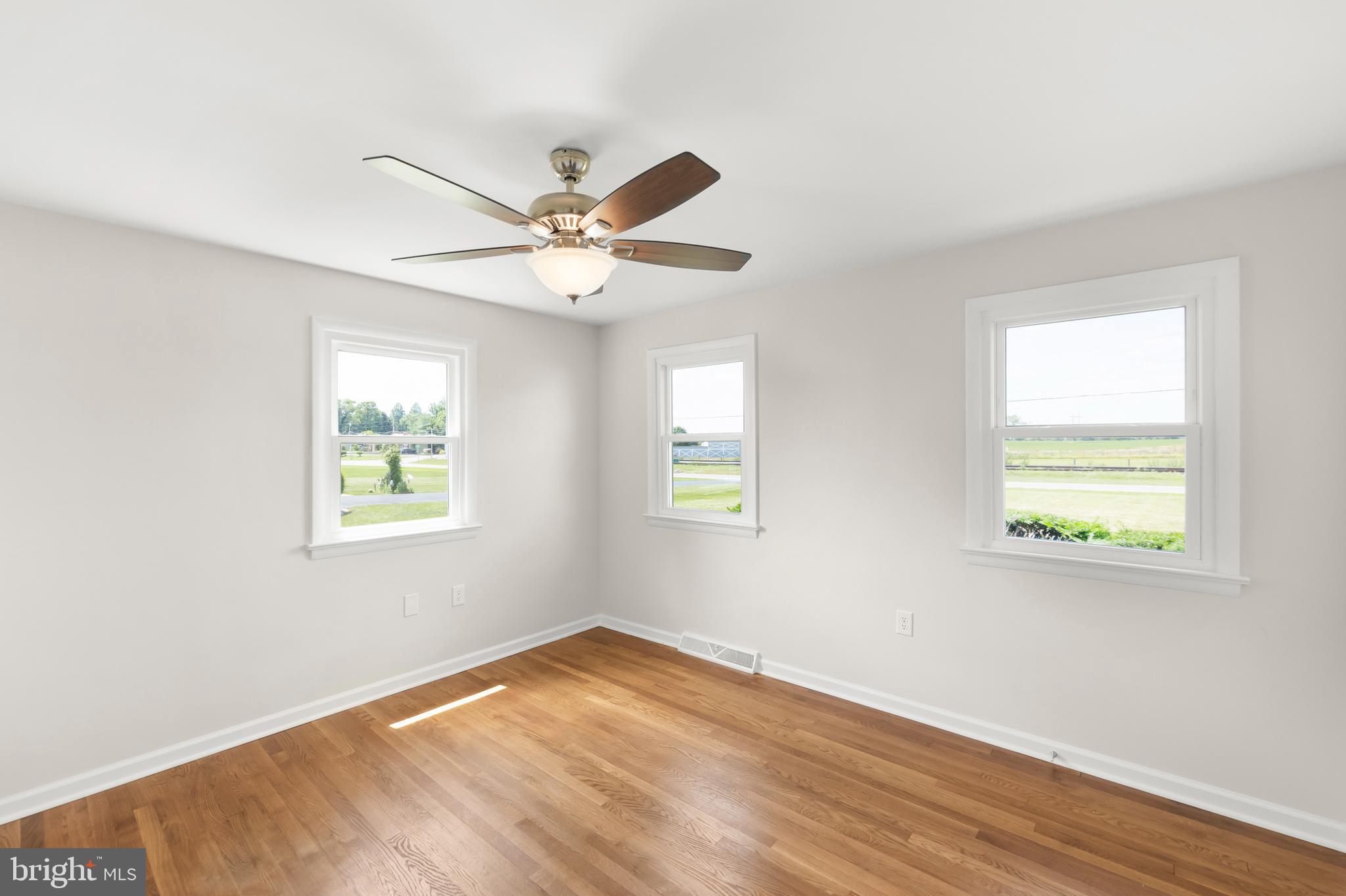 SUMMIT POINT - Residential