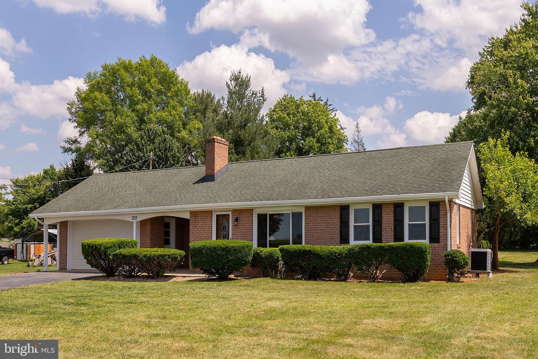 SUMMIT POINT - Residential