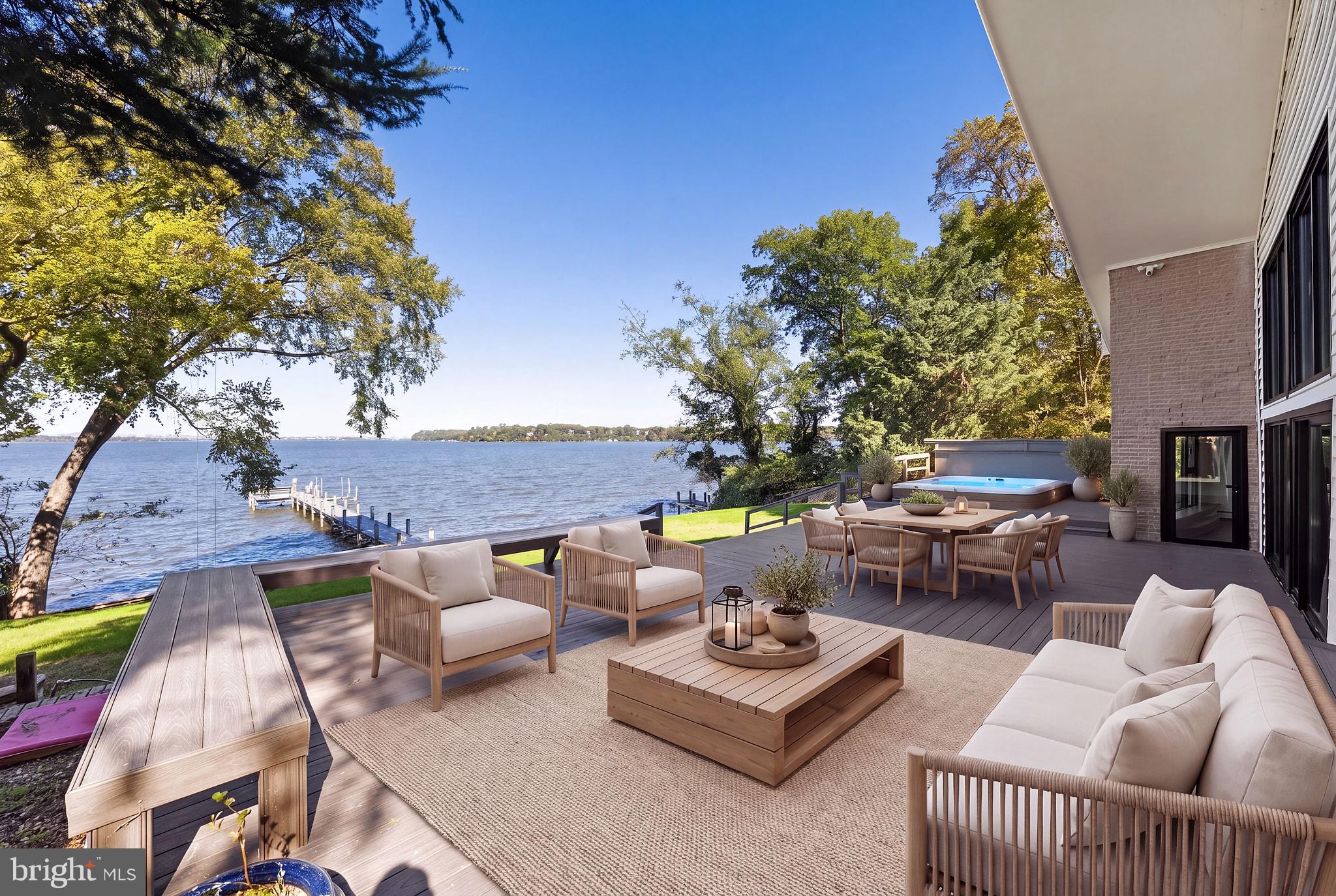 10913 MARINER DRIVE