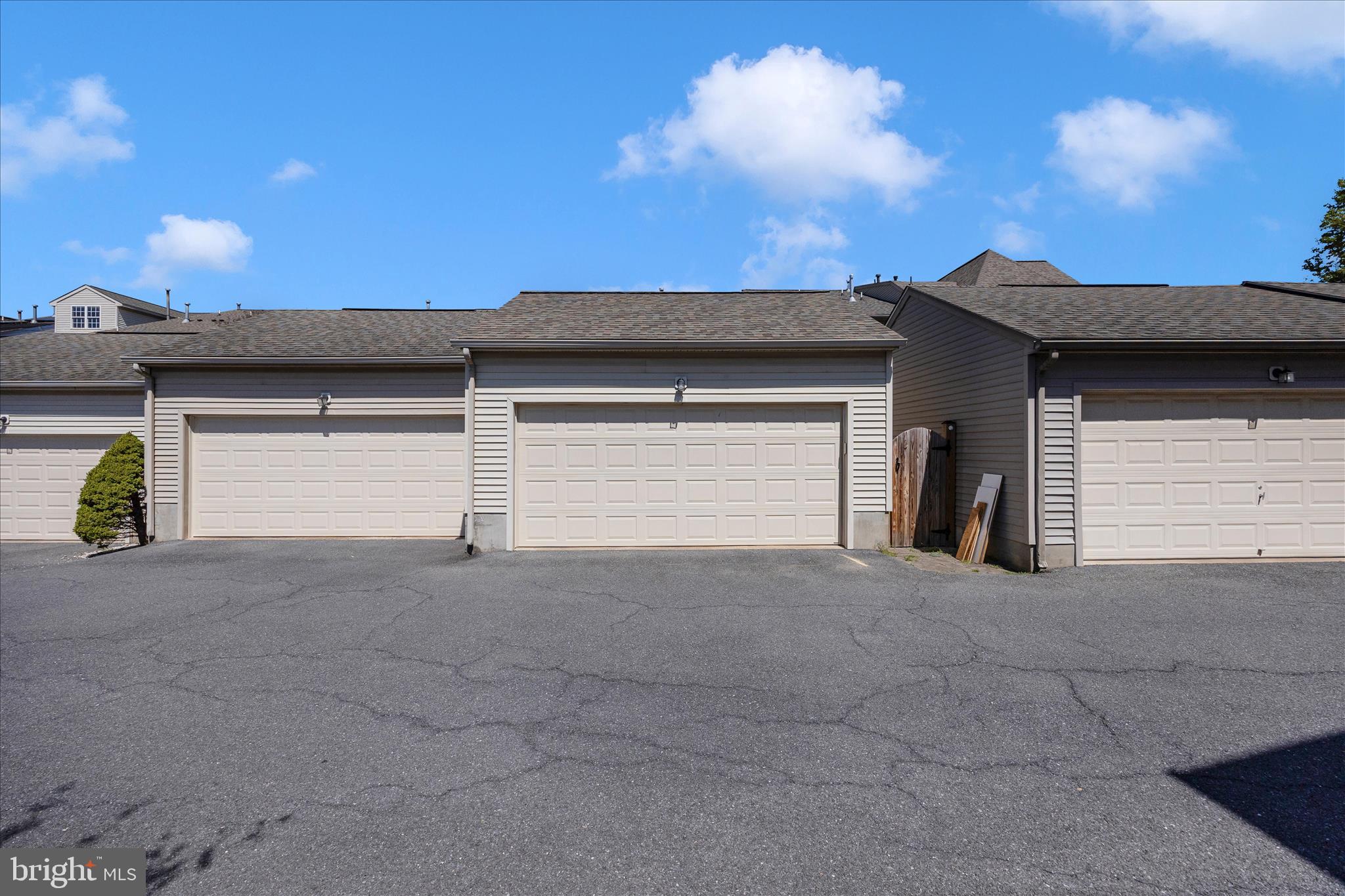 WORMANS MILL - Residential