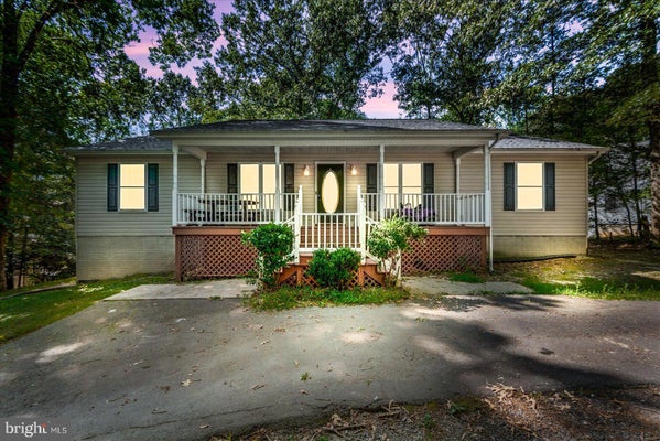 7462 BUCHANAN DR, KING GEORGE, VA 22485 - Image 8533f6002a67db1d3b27757935b2f31d/28718774