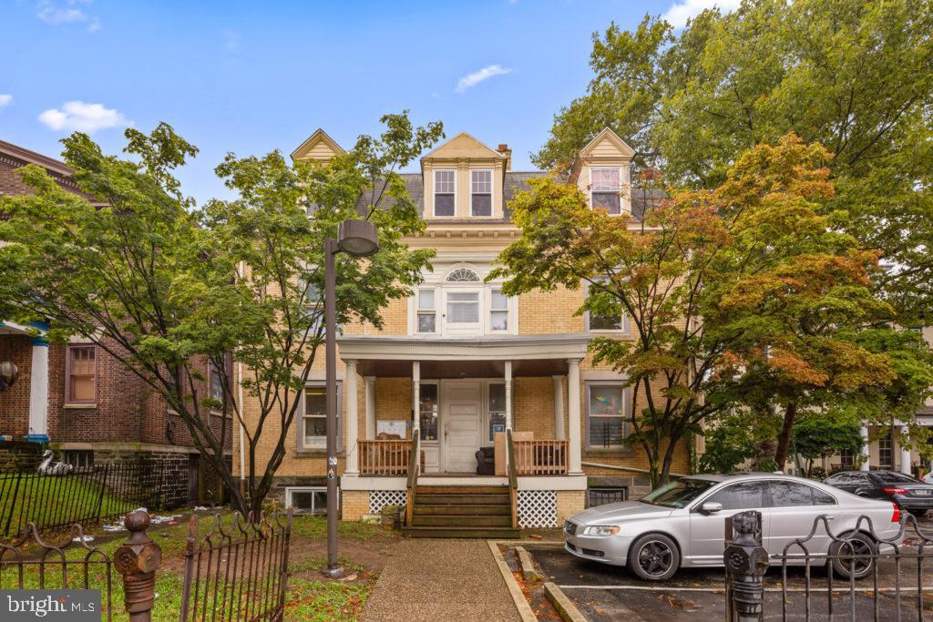 UNIVERSITY CITY - Residential Lease