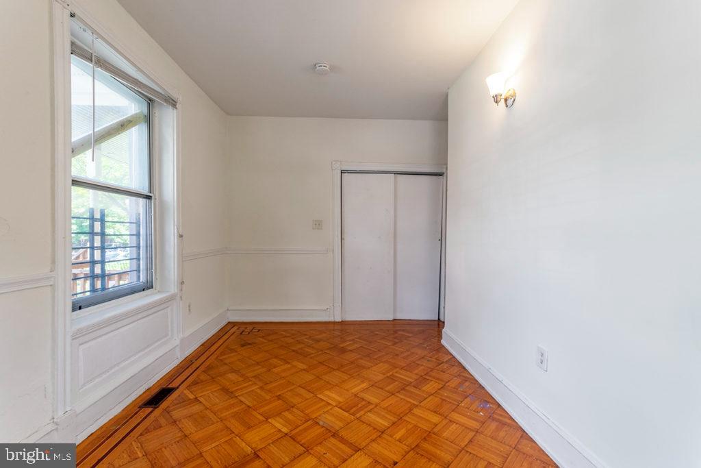 UNIVERSITY CITY - Residential Lease