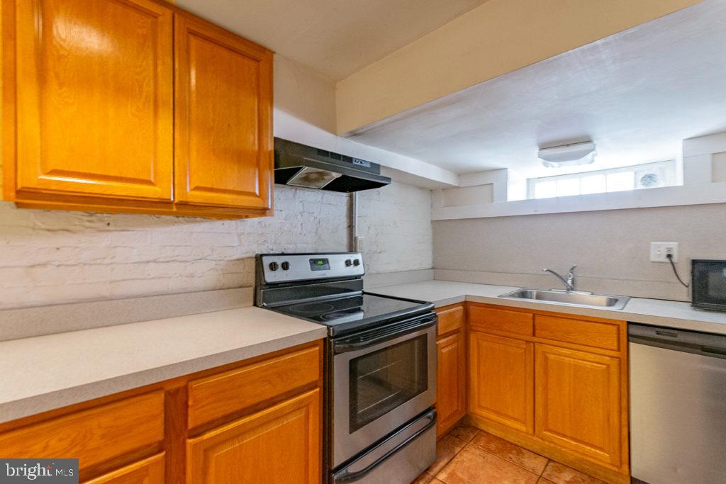 UNIVERSITY CITY - Residential Lease