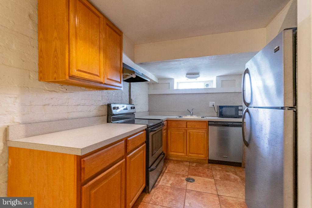 UNIVERSITY CITY - Residential Lease