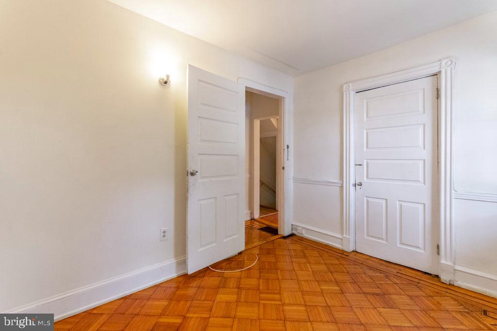 UNIVERSITY CITY - Residential Lease