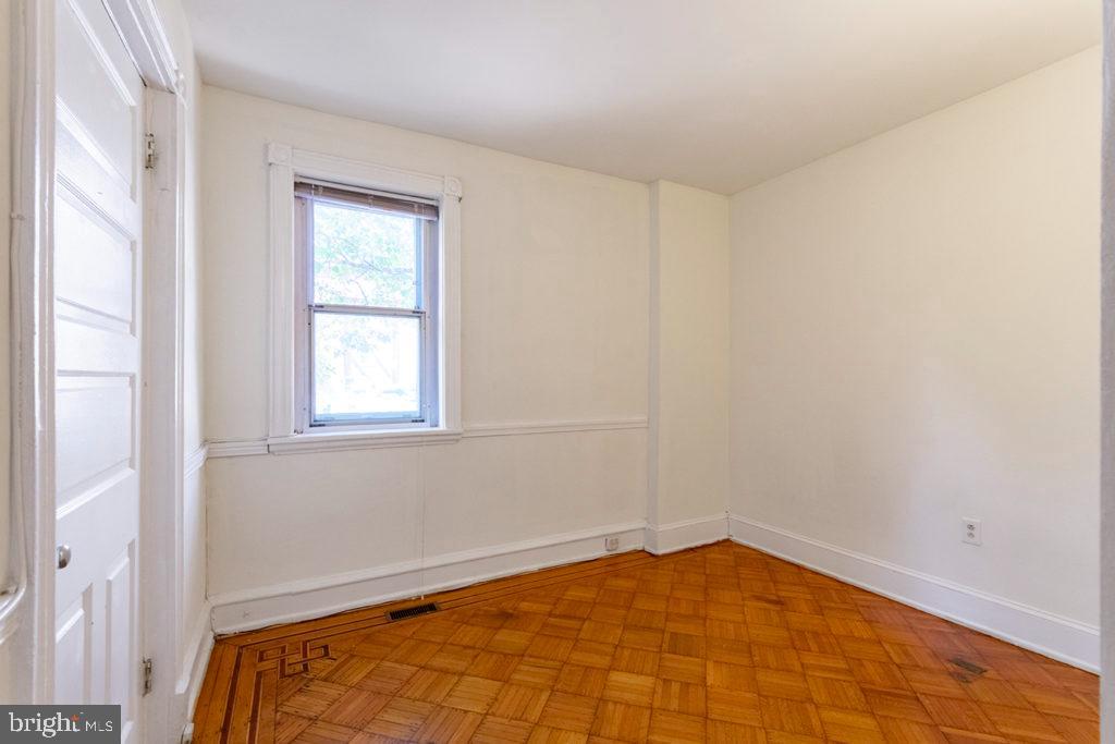 UNIVERSITY CITY - Residential Lease