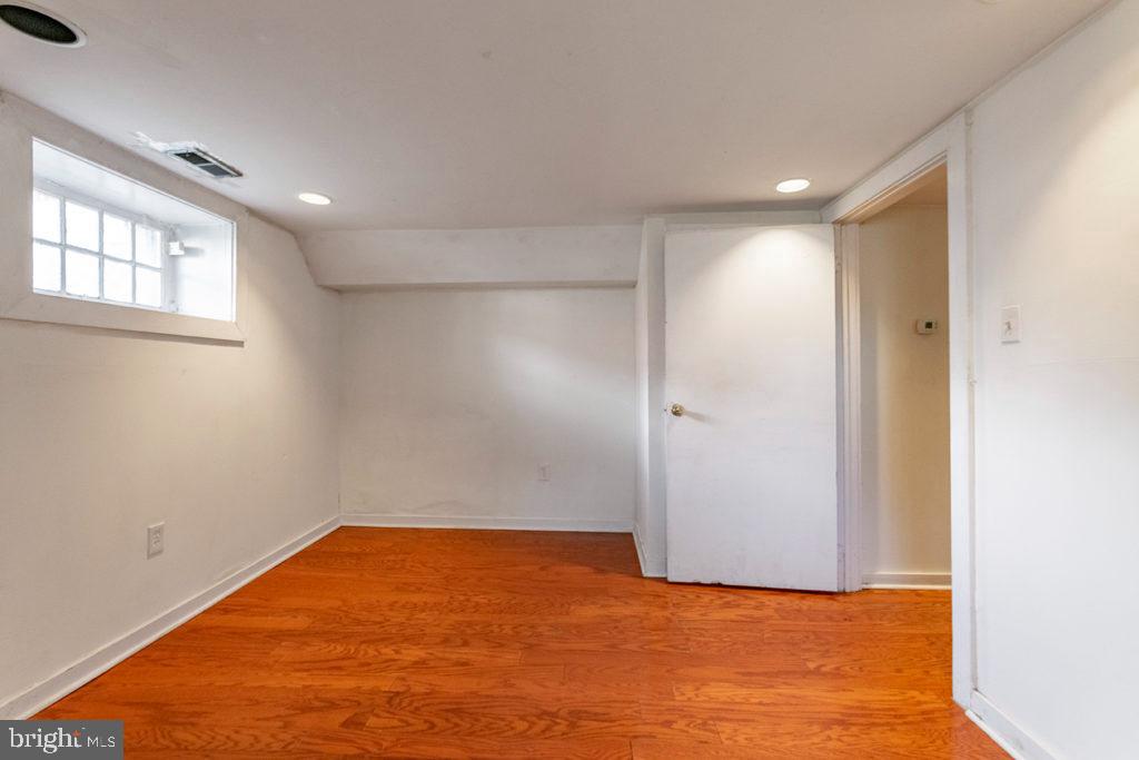 UNIVERSITY CITY - Residential Lease