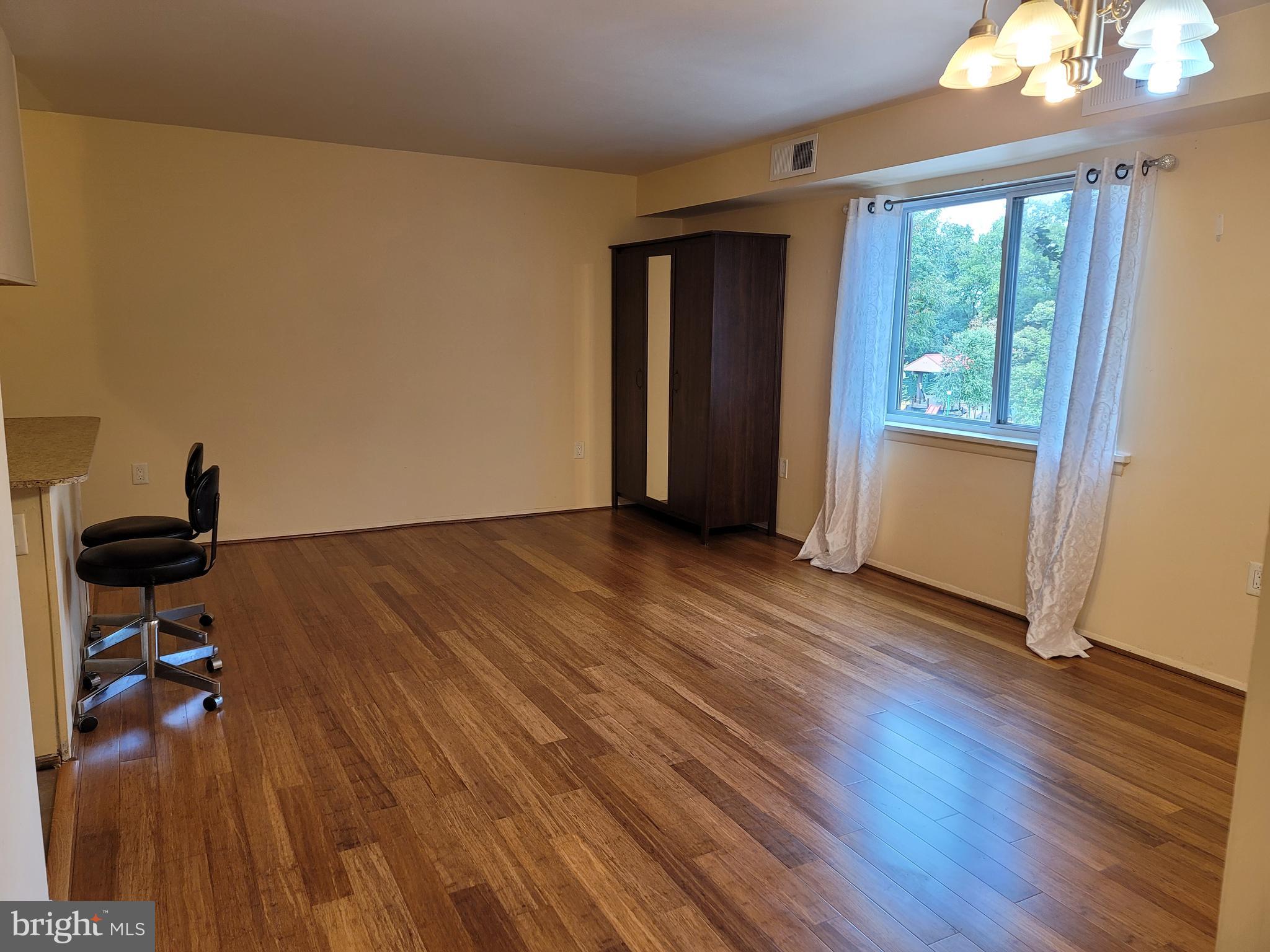 OLD CENTREVILLE GARDENS - Residential Lease