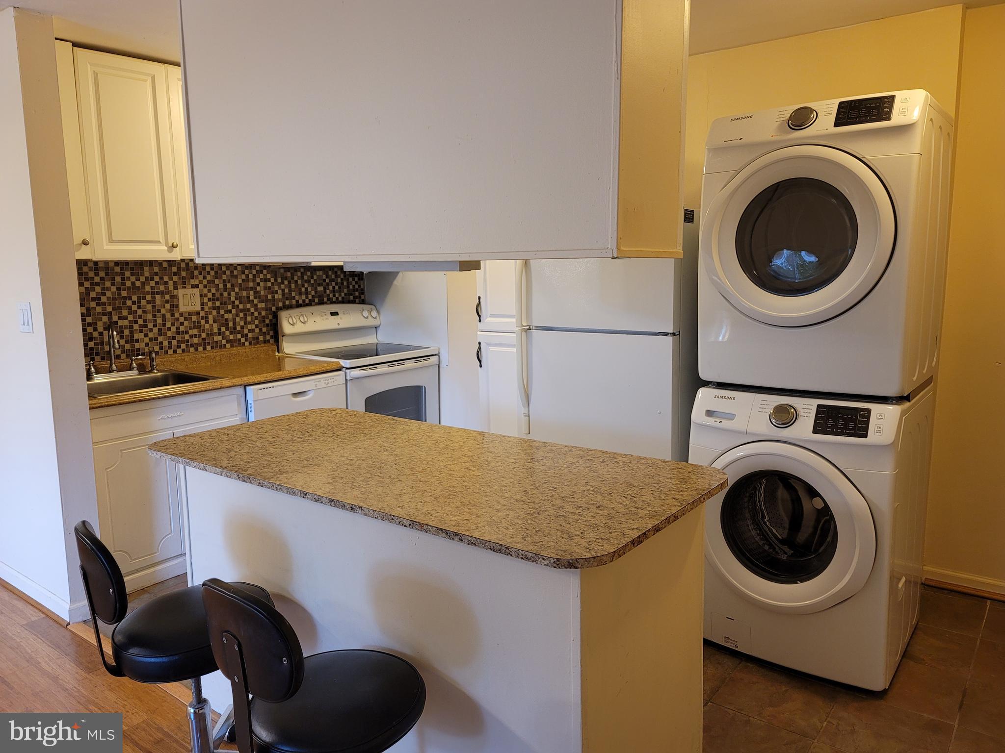 OLD CENTREVILLE GARDENS - Residential Lease