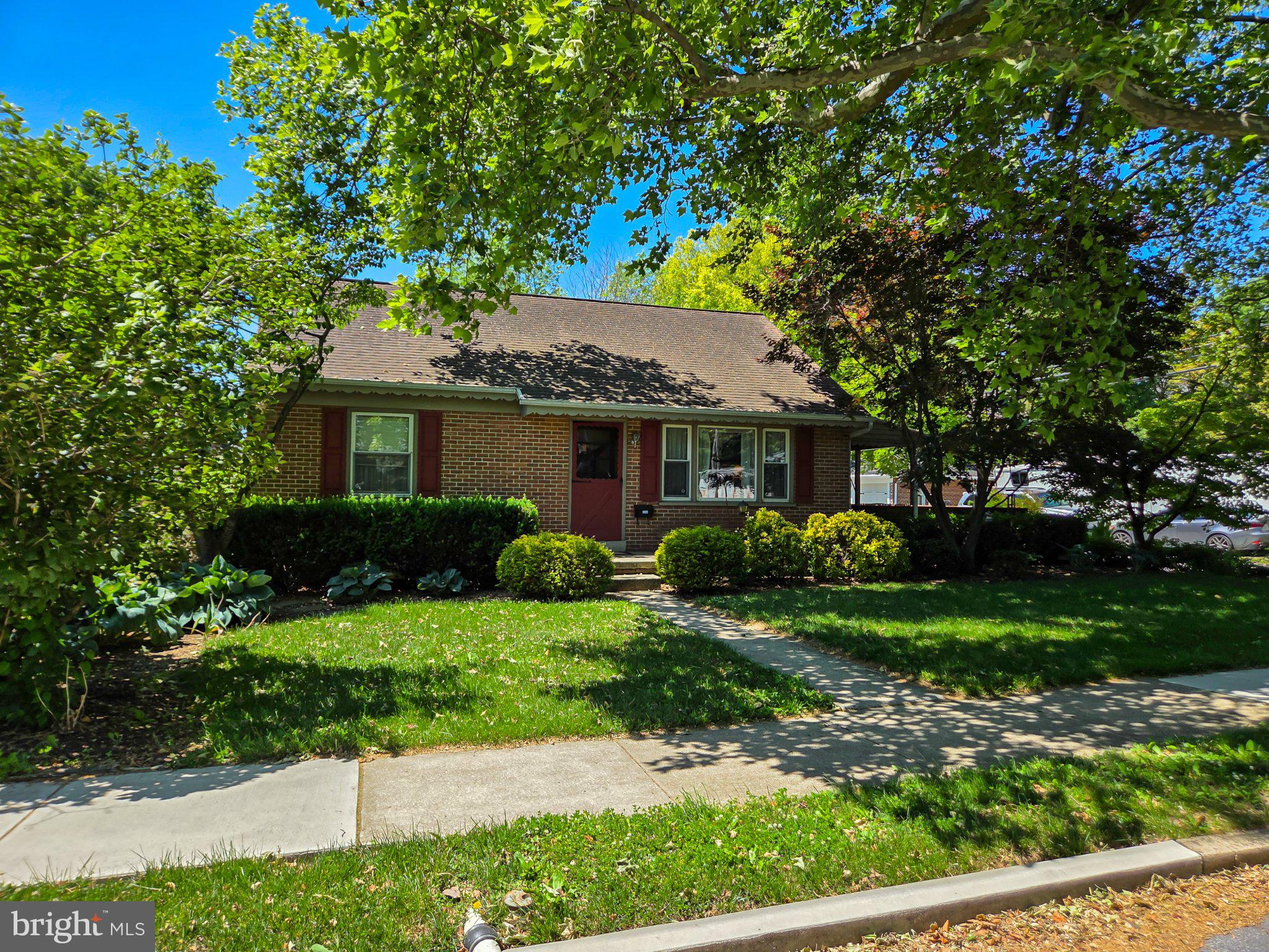 524 LOCUST STREET