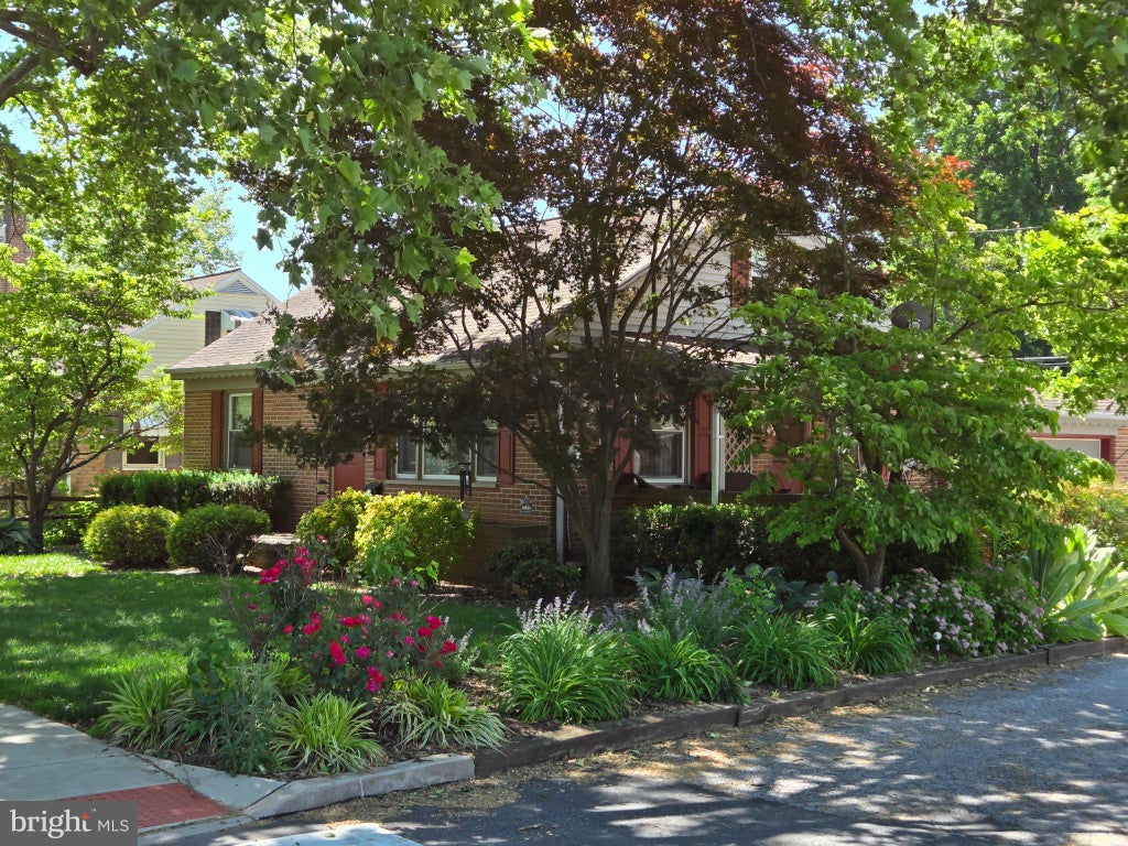 Photo of 524 Locust Street, DENVER, PA 17517 (MLS # PALA2089502)