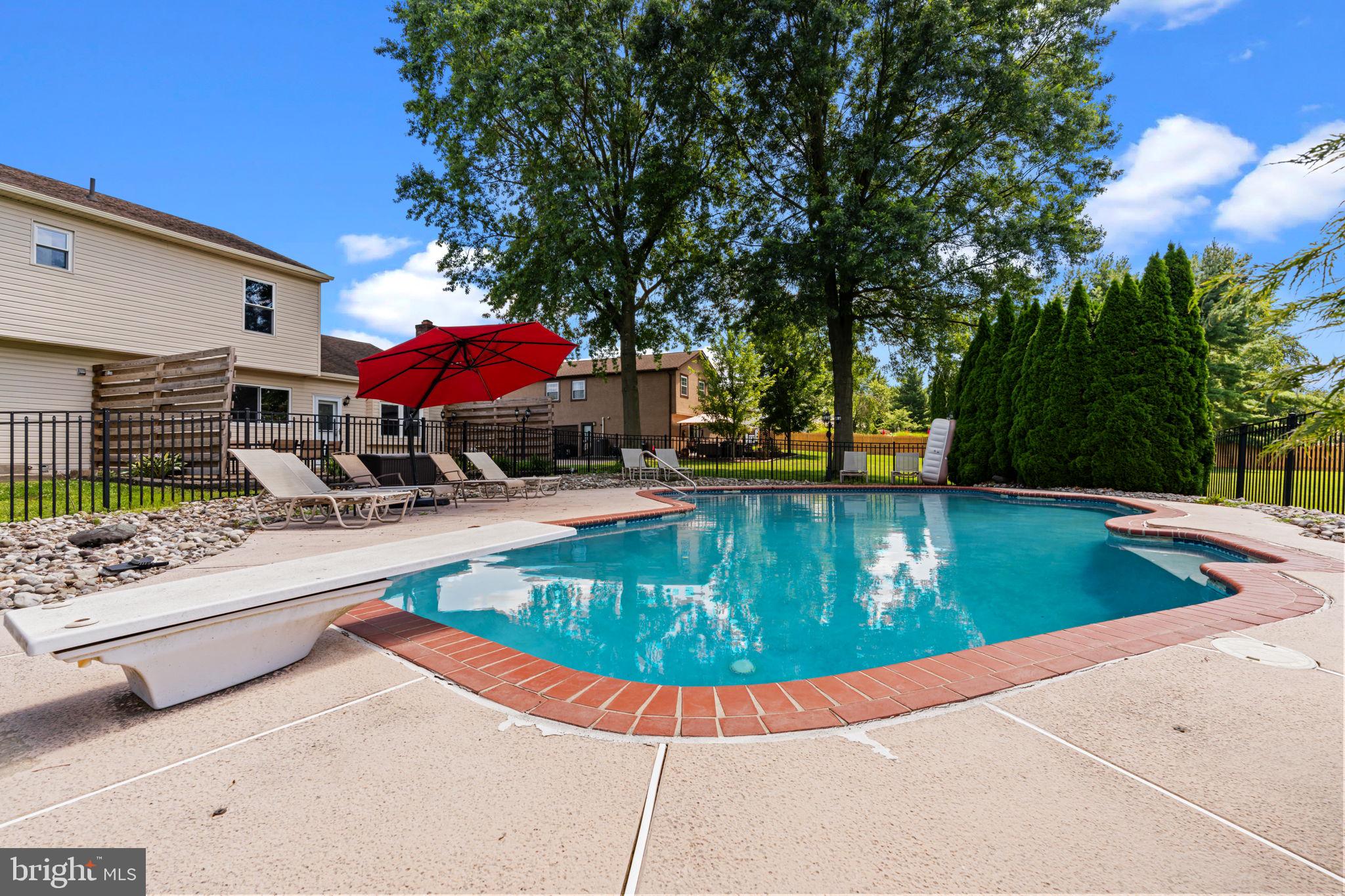 43 HAMPTON DRIVE