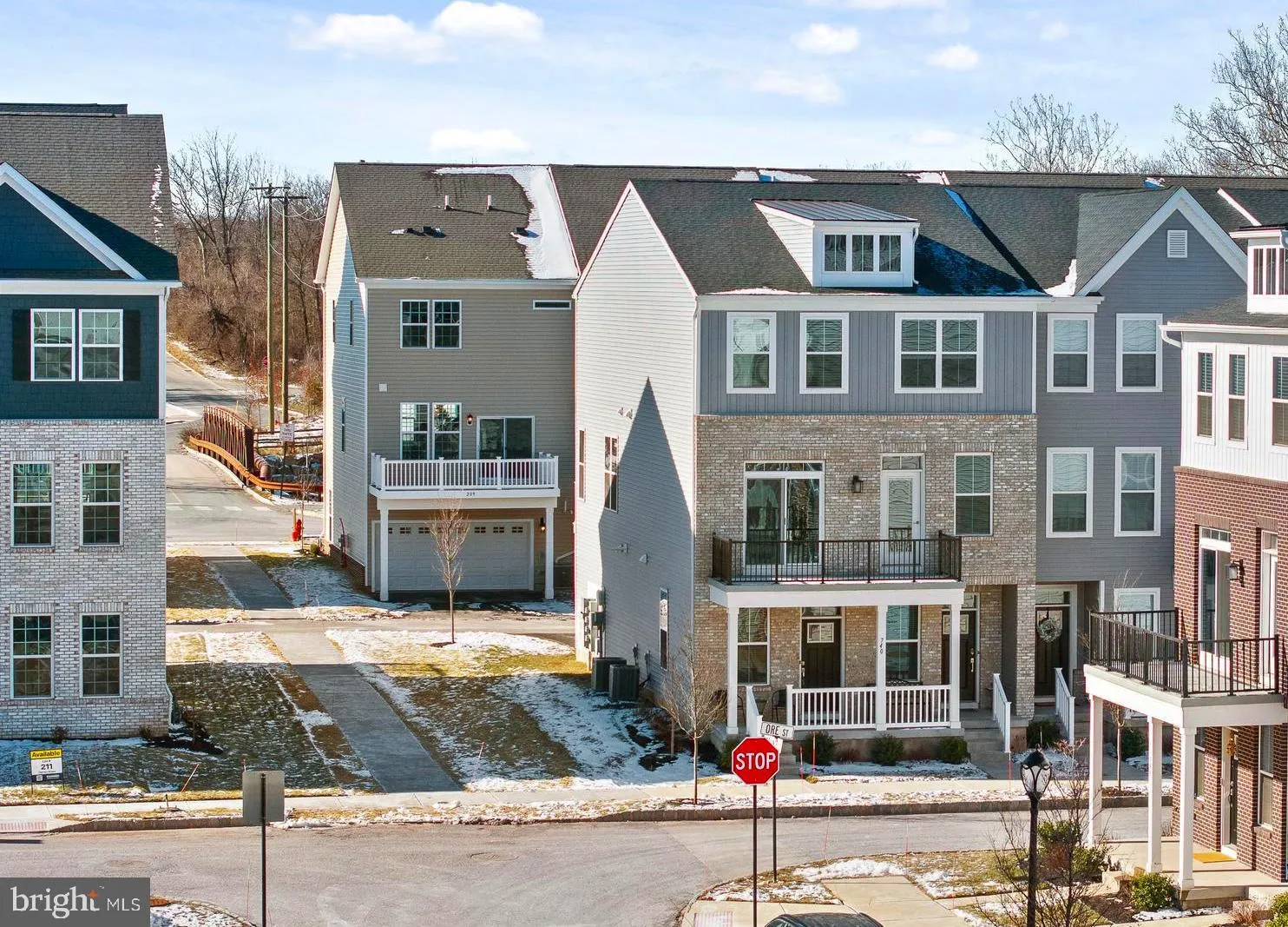 Phoenixville, Pennsylvania 19460, United States, 2 Bedrooms Bedrooms, ,2 BathroomsBathrooms,Residential,Contingent,16382