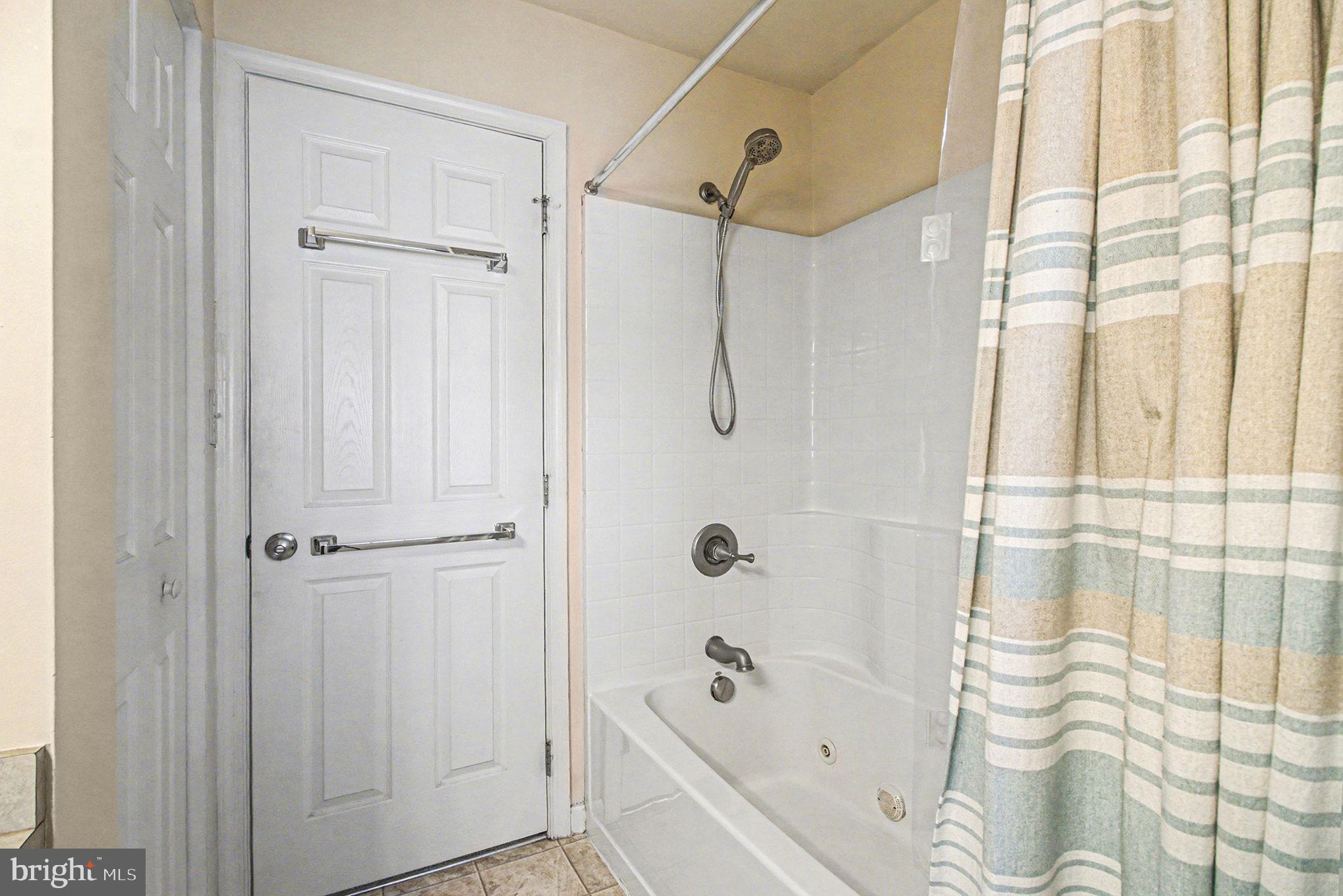 MELBOURNE PLACE - Residential